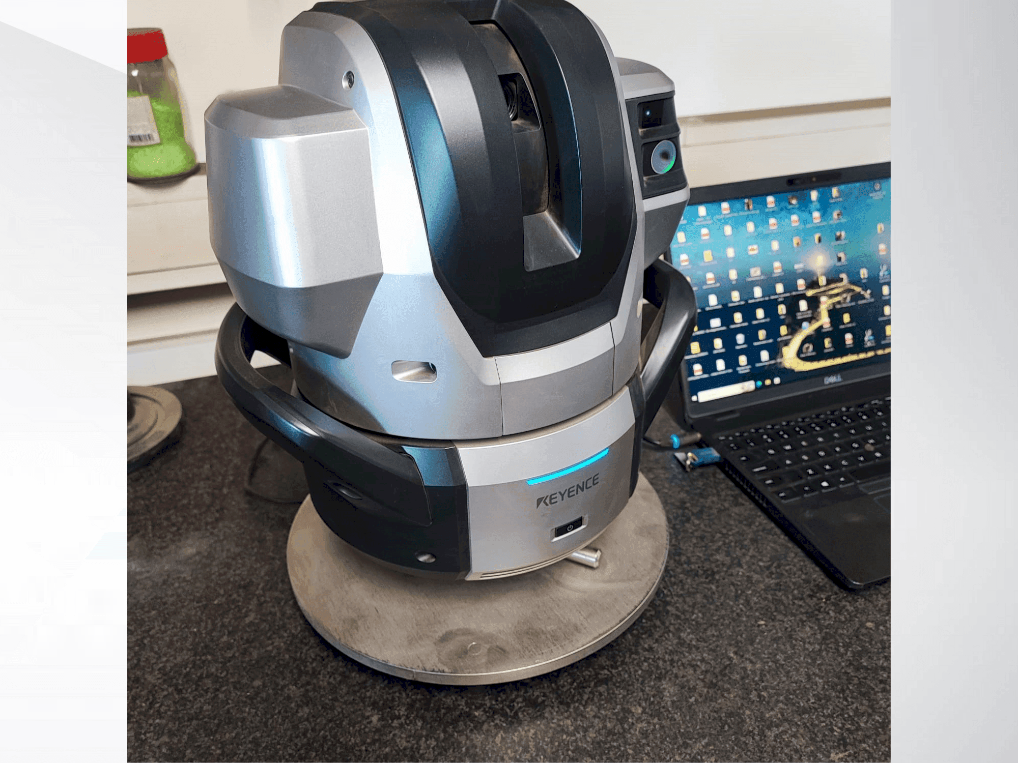 Mašīnas KEYENCE WM 3000  pretskats