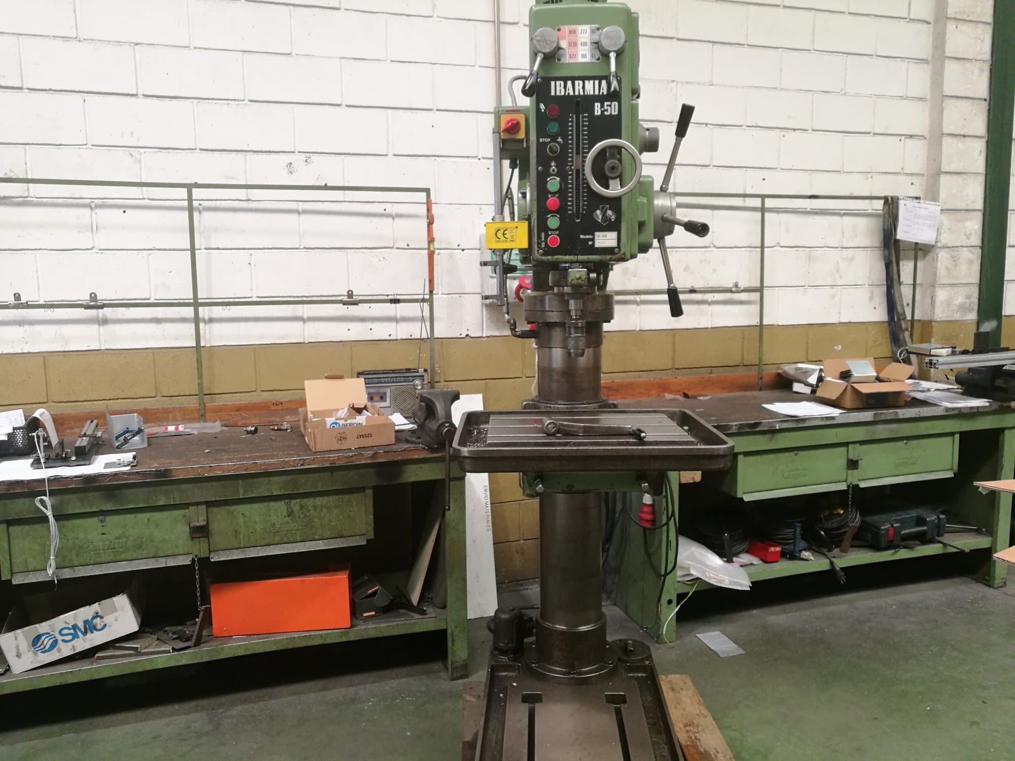 Mašīnas IBARMIA B-50  pretskats