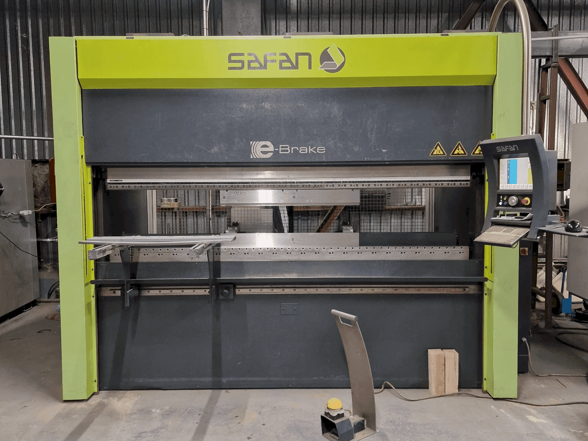 Mašīnas Safan E-Brake 80-2550-Ts3 Cnc  pretskats