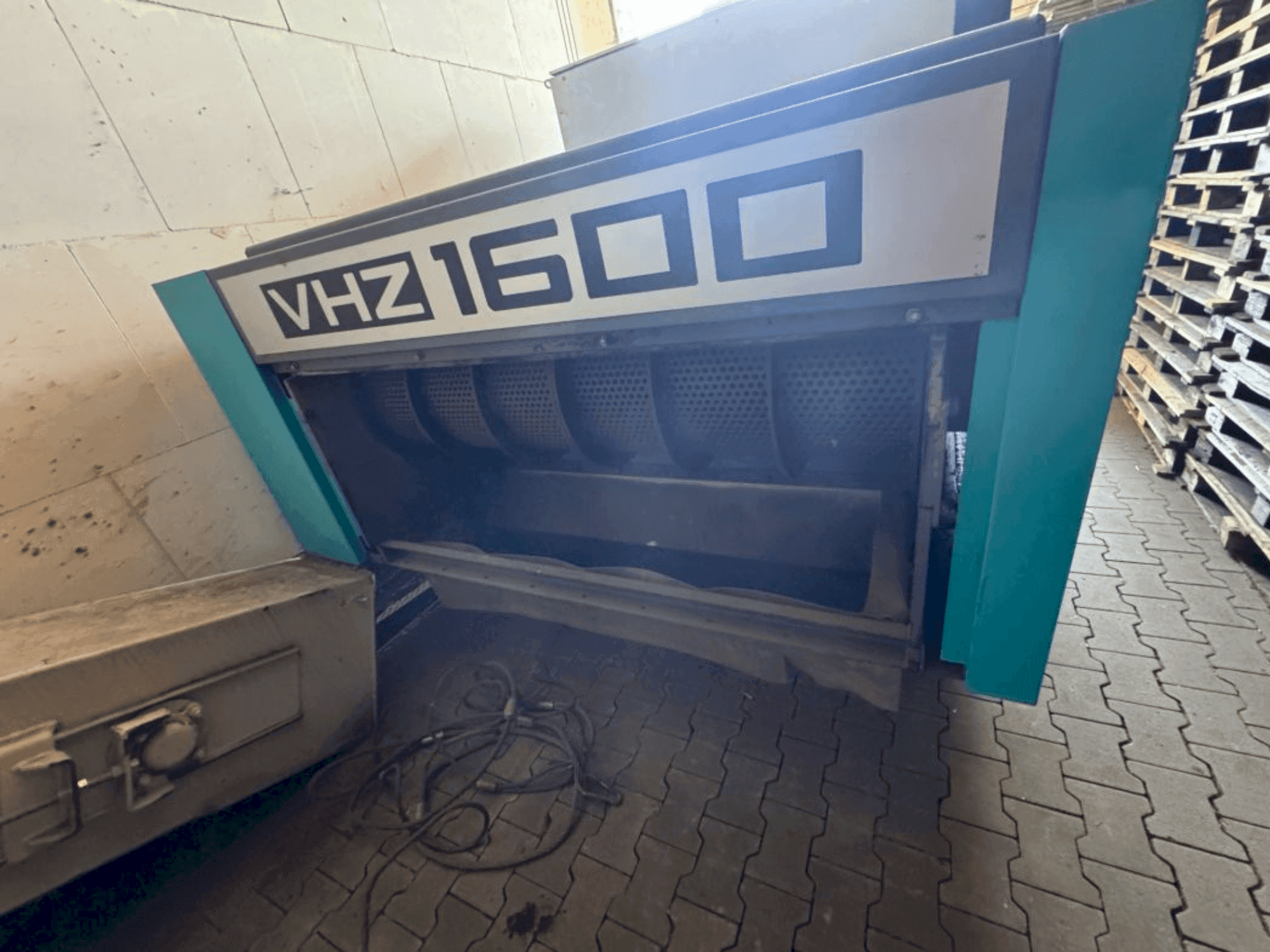 Mašīnas VECOPLAN VHZ 1600  pretskats