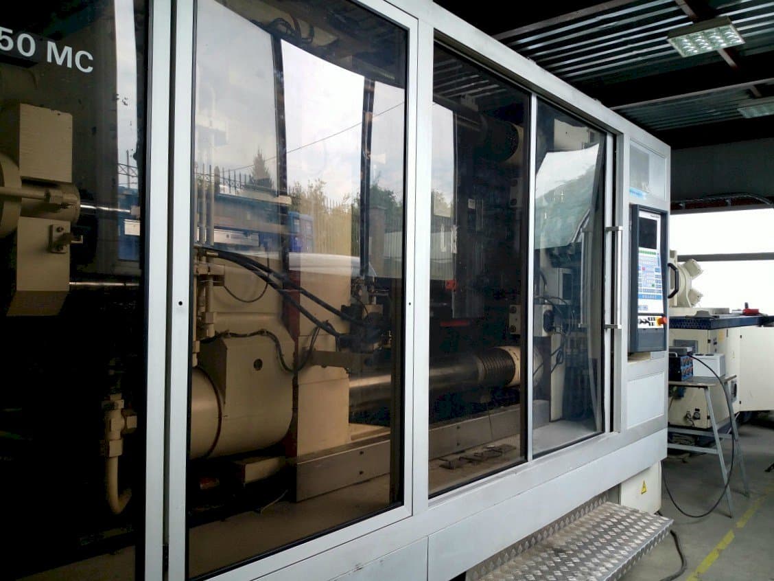 Mašīnas Krauss Maffei KM 800/1330 MC  pretskats