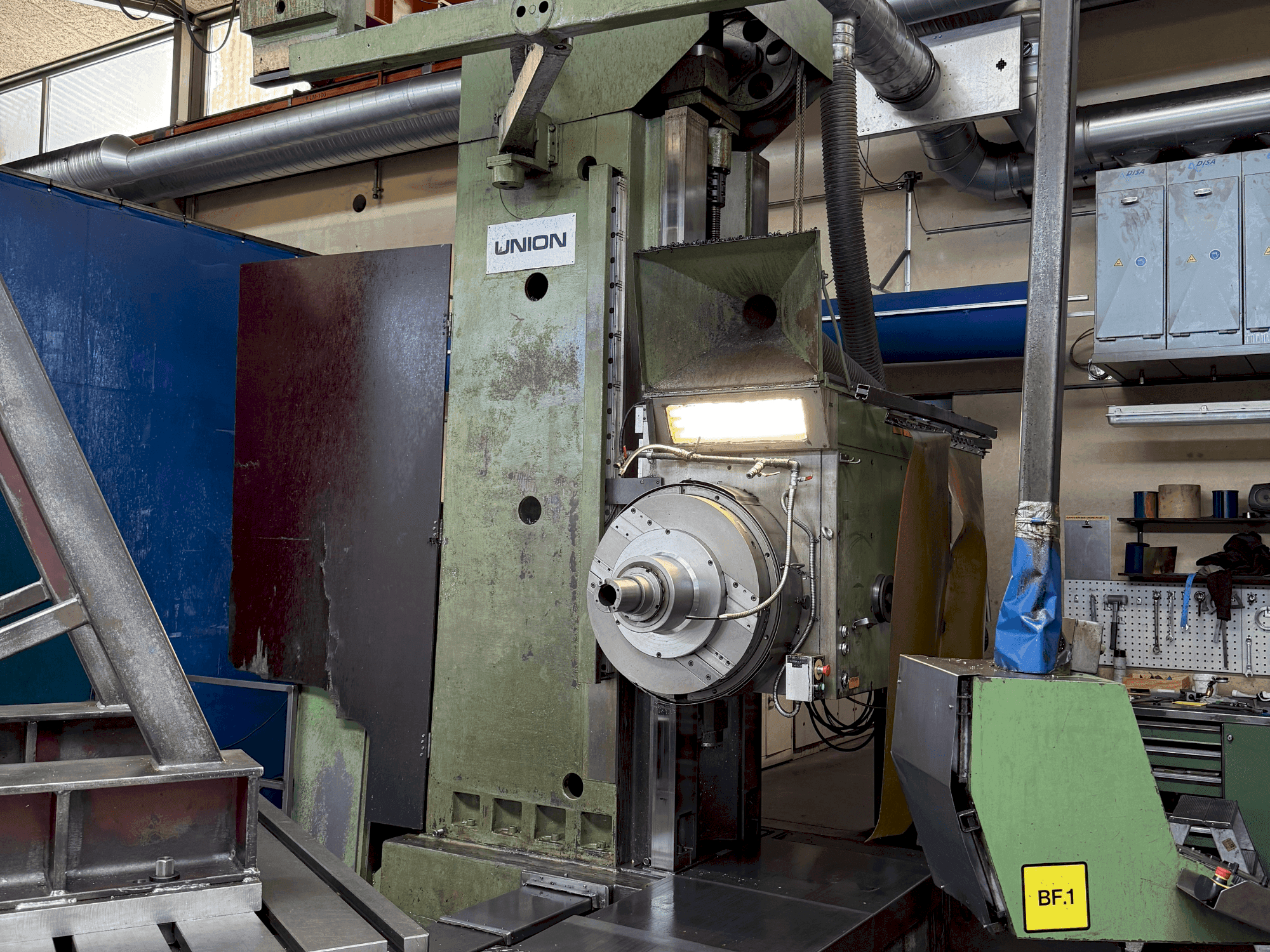 Mašīnas UNION BTF 110  pretskats