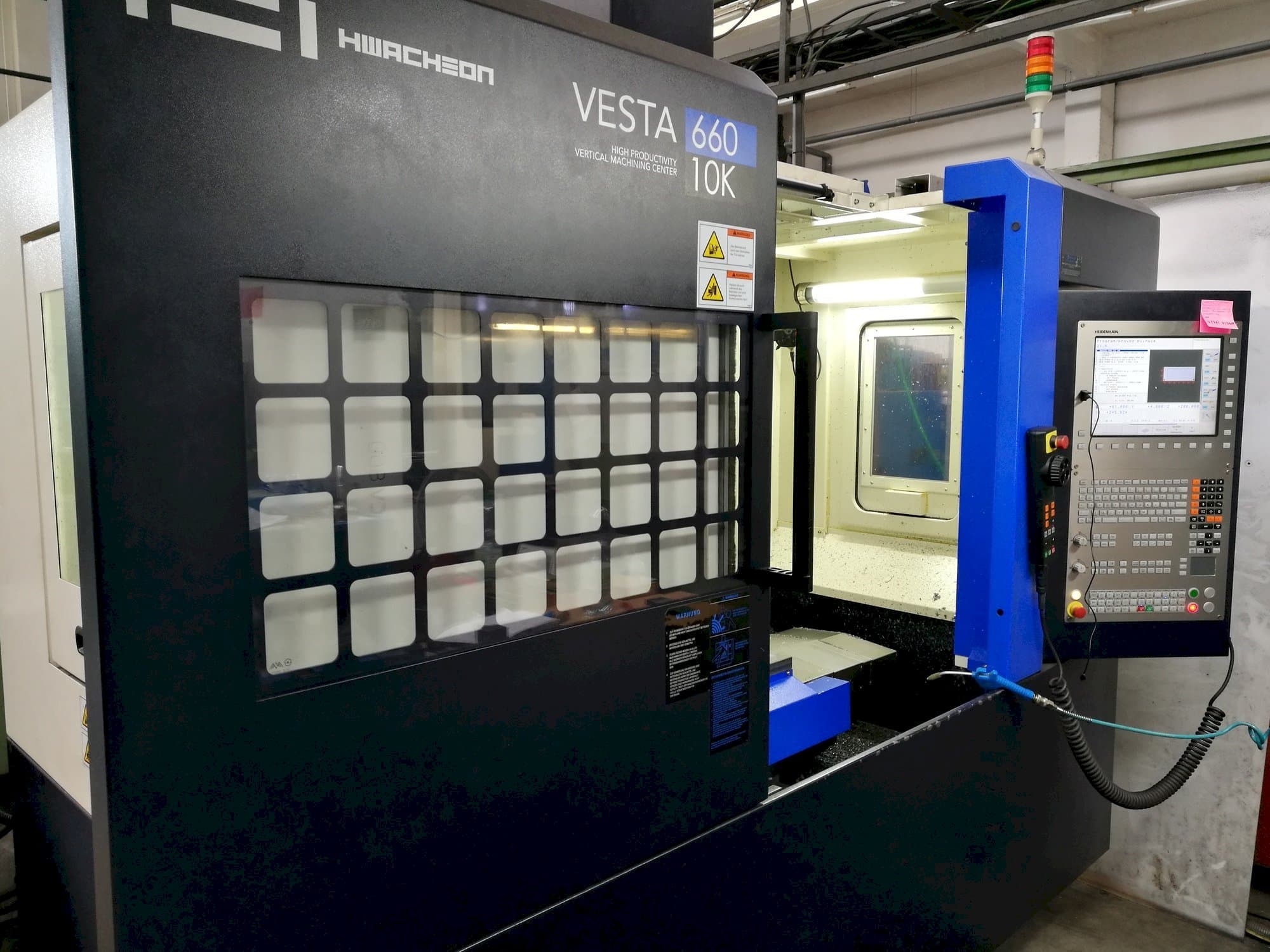Mašīnas HWACHEON Vesta-600  pretskats