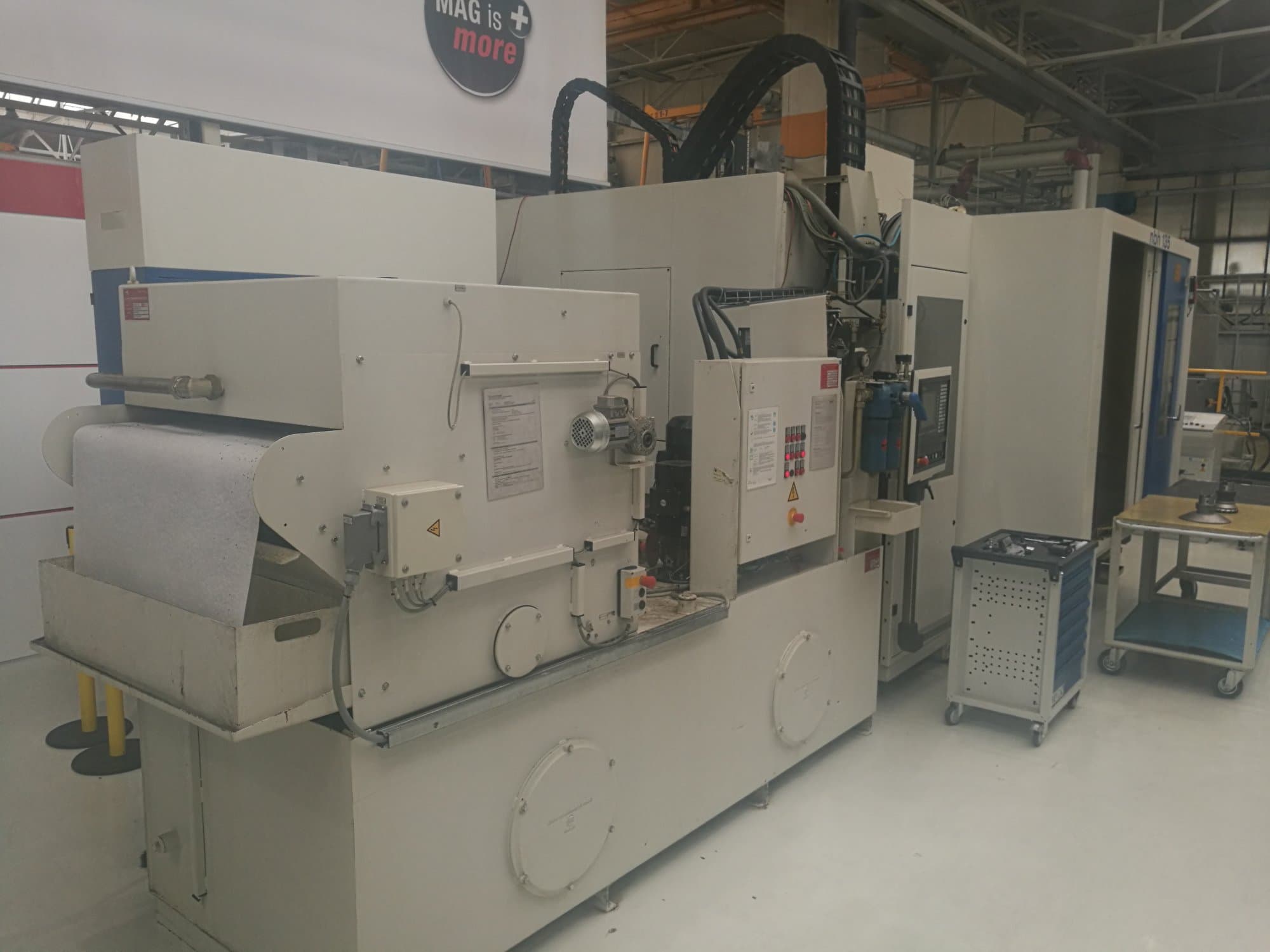 Mašīnas Hueller Hille NBH 135 skats  no kreisās puses