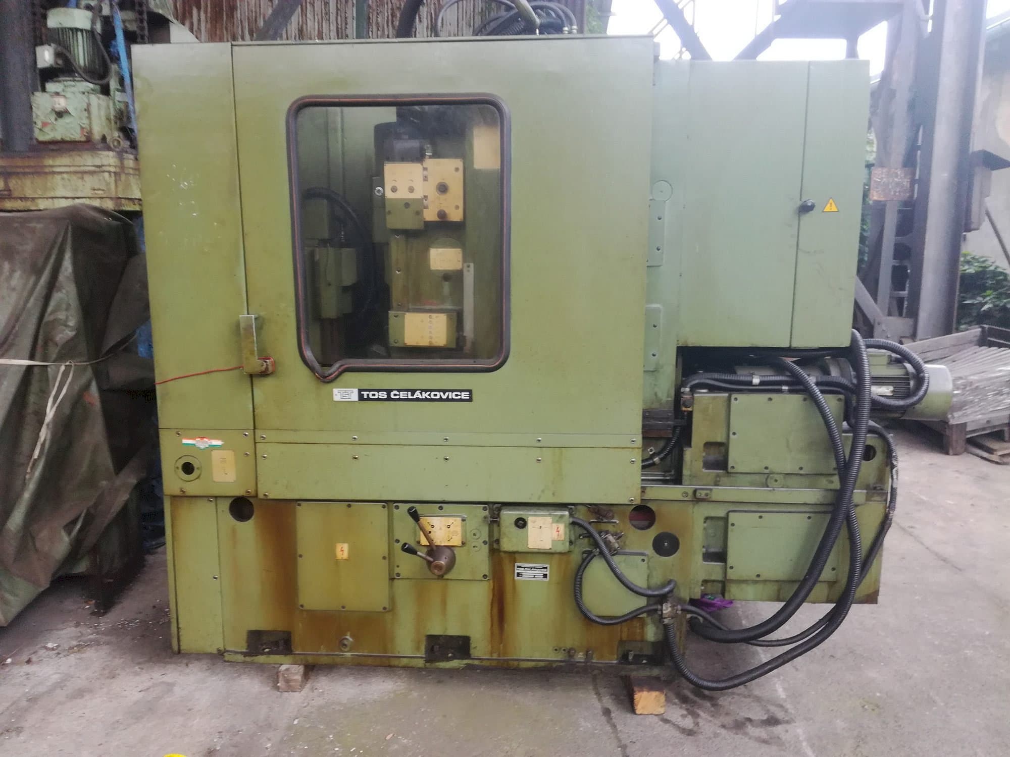 Mašīnas TOS OHA 16B  pretskats