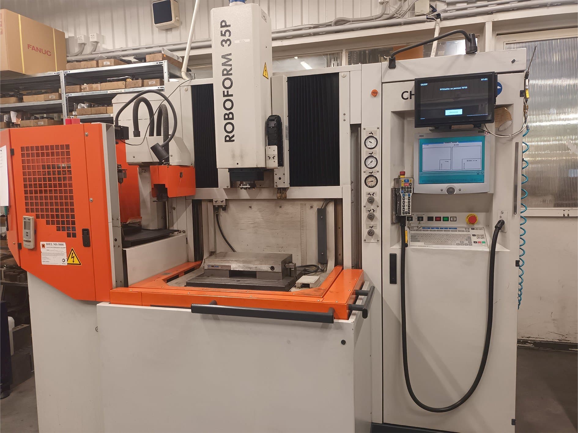 Mašīnas CHARMILLES ROBOFORM 35P  pretskats