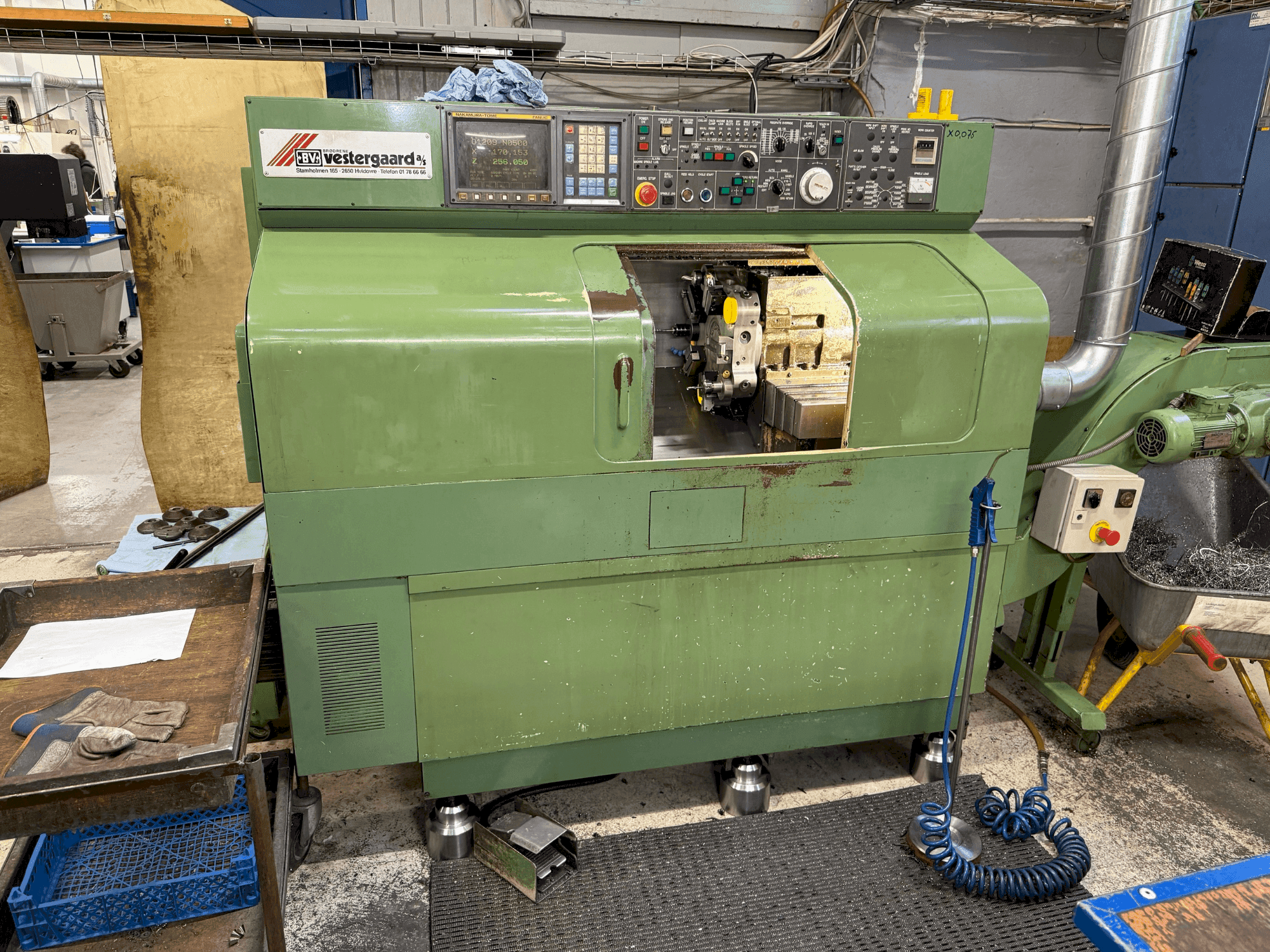 Mašīnas NAKAMURA TMC-15  pretskats