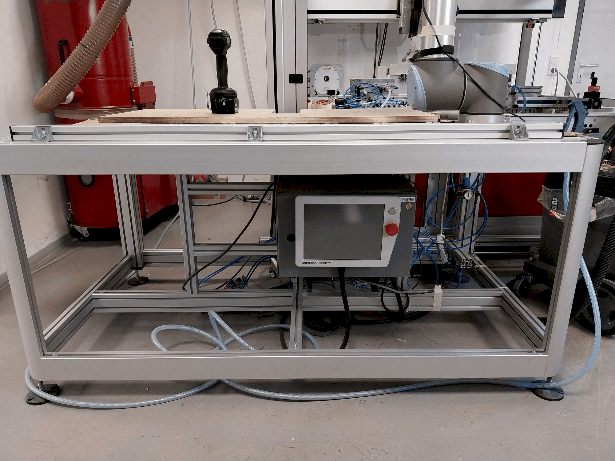 Mašīnas Universal Robots UR10 CB  pretskats