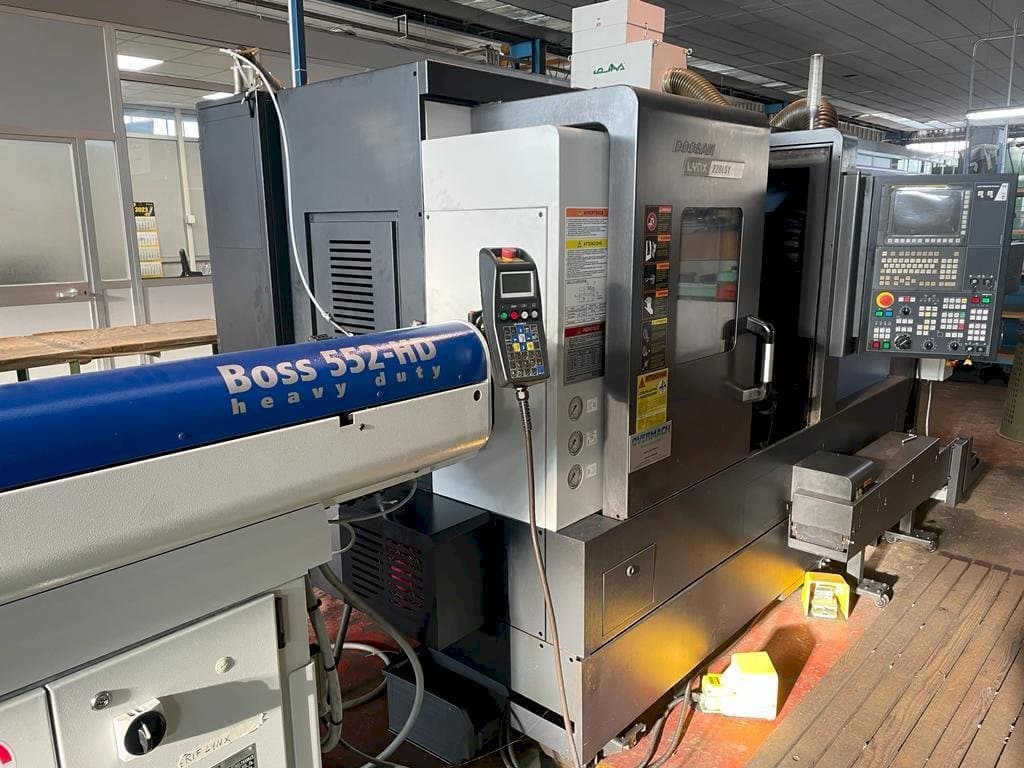 Mašīnas Doosan LYNX 220LSY  pretskats