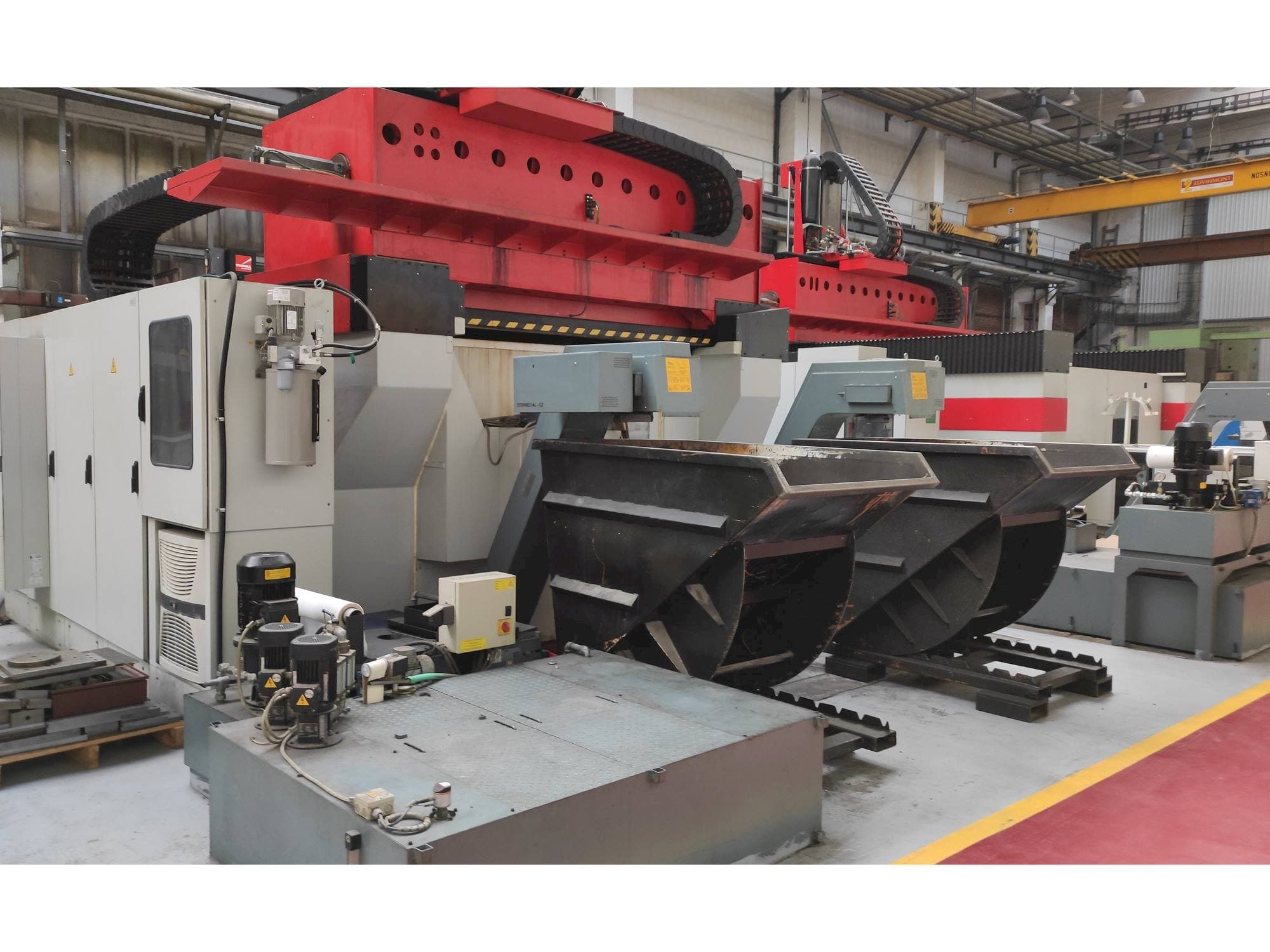 Mašīnas TRIMILL VU 2313  pretskats