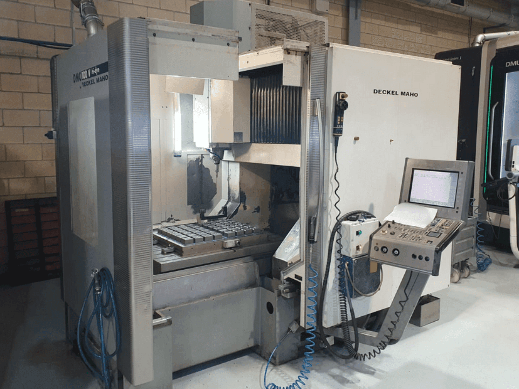 Mašīnas DECKEL MAHO DMC 100V hi-dyn  pretskats