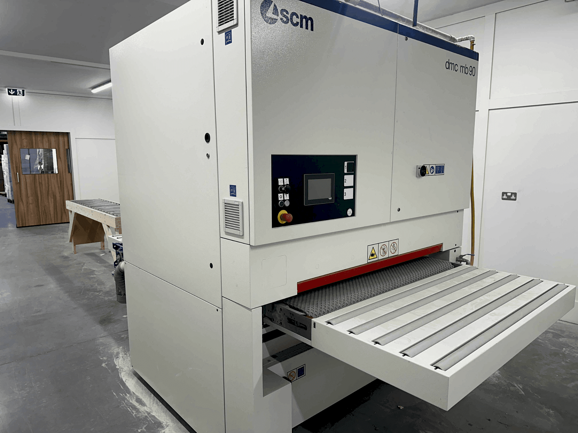 Mašīnas SCM DMC MB90 DBB135 pretskats