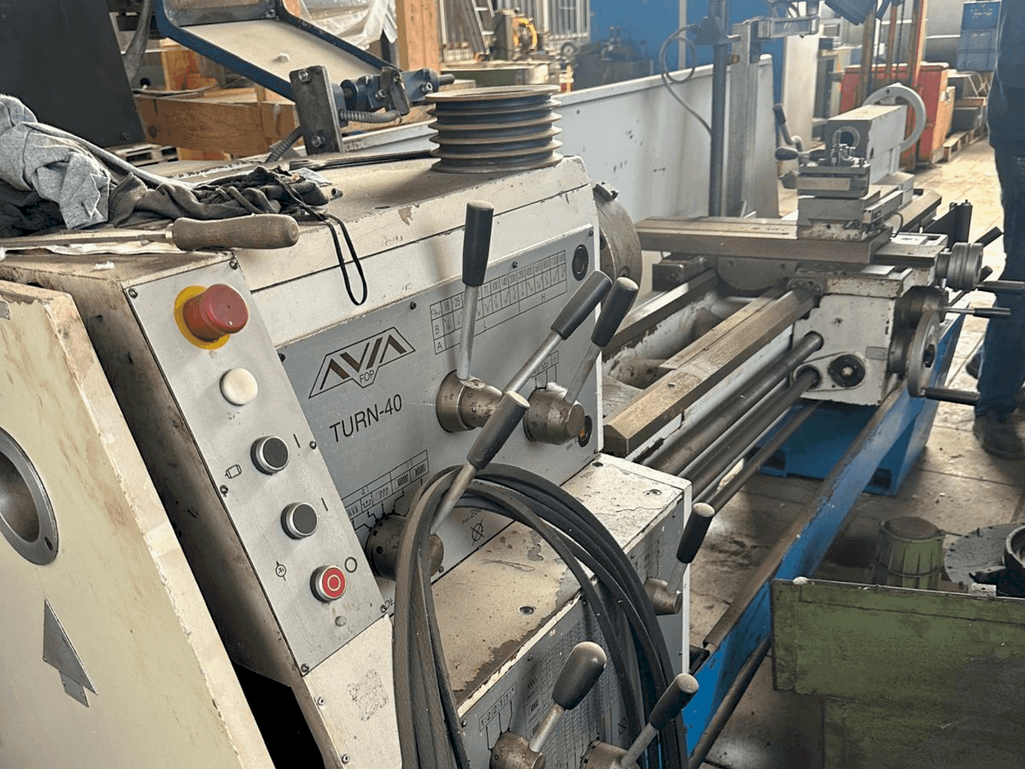 Mašīnas Avia									 TURN-40  pretskats