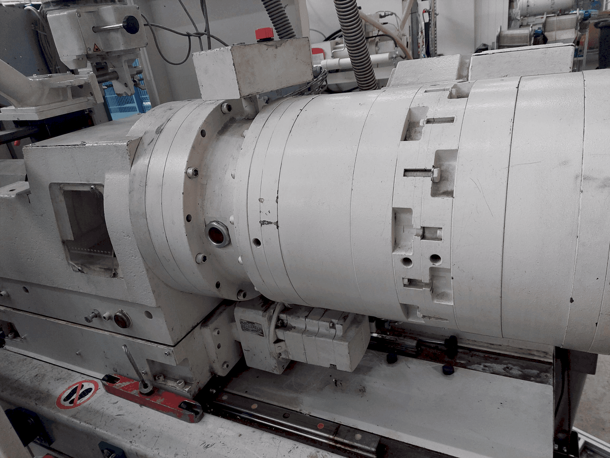 Mašīnas Krauss Maffei 80-180 EX  pretskats