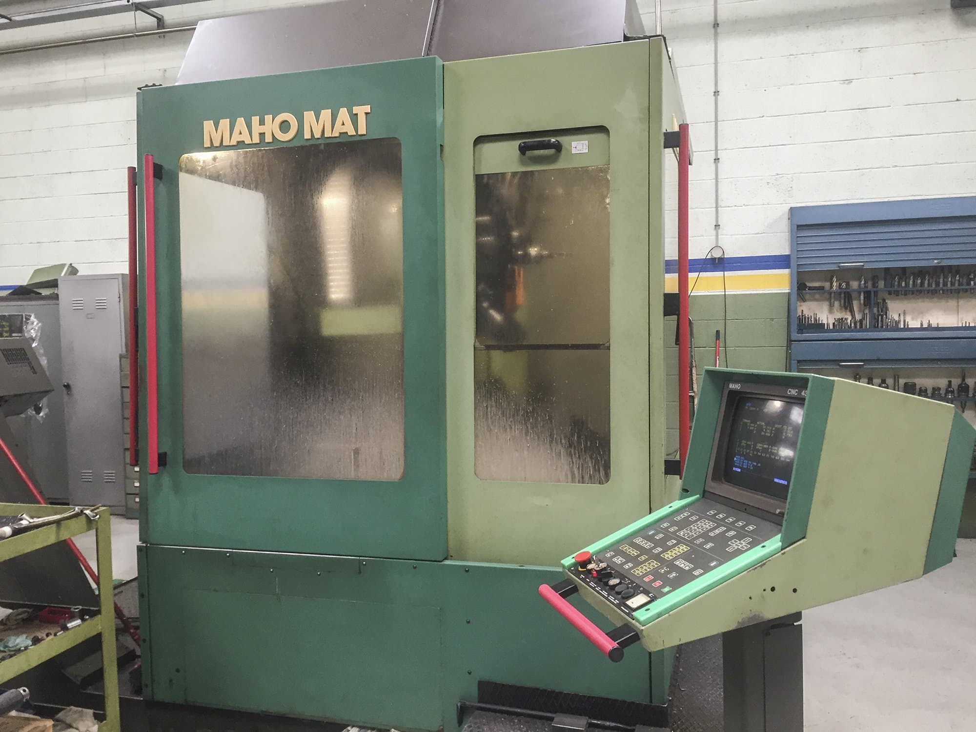 Mašīnas Maho Mahomat 650 skats  no labās puses