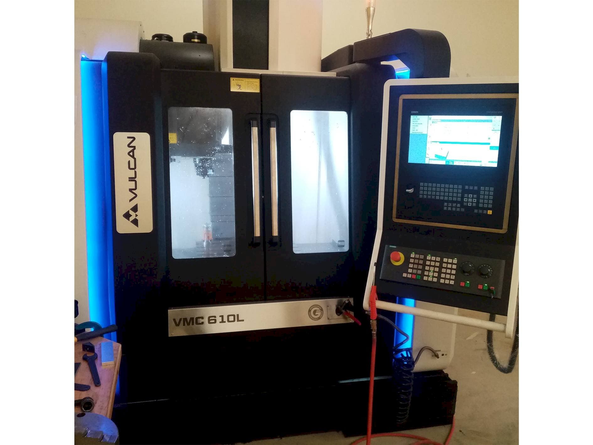 Mašīnas VULCAN VMC 610L  pretskats