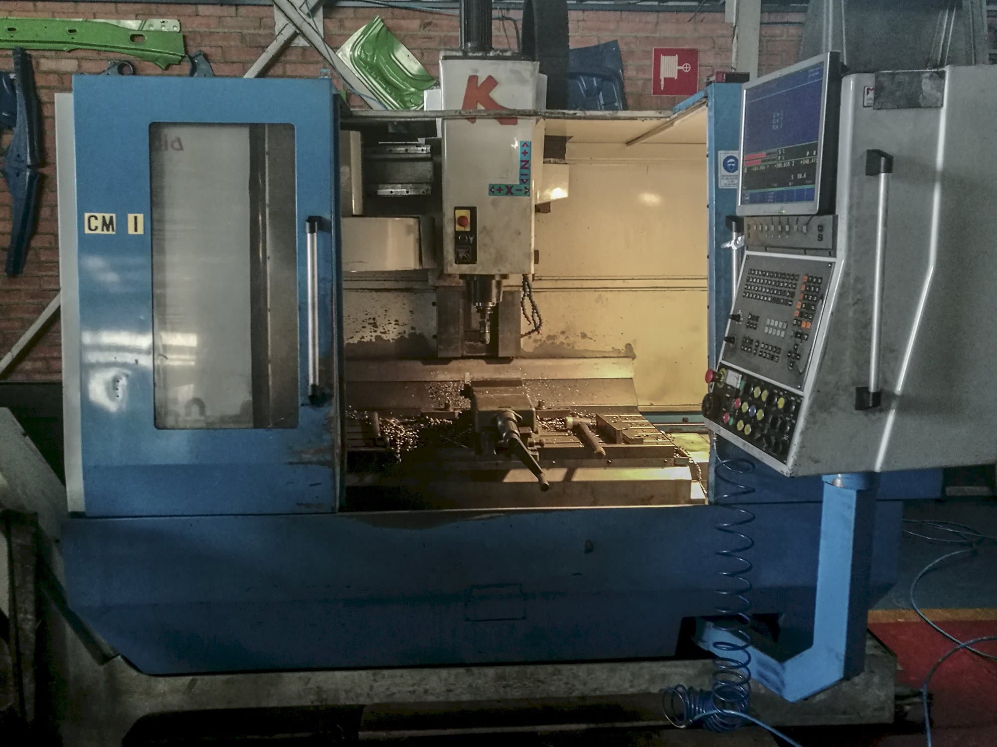 Mašīnas KONDIA B-1050  pretskats