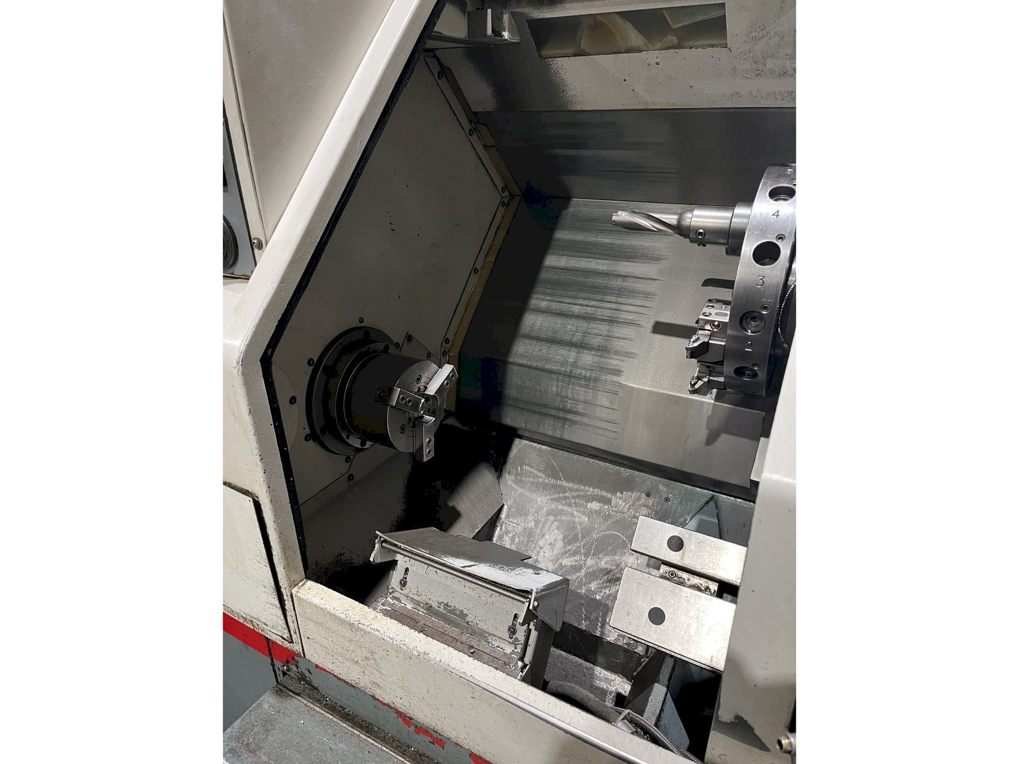 Mašīnas Cincinnati Hawk TC150 darba  telpa