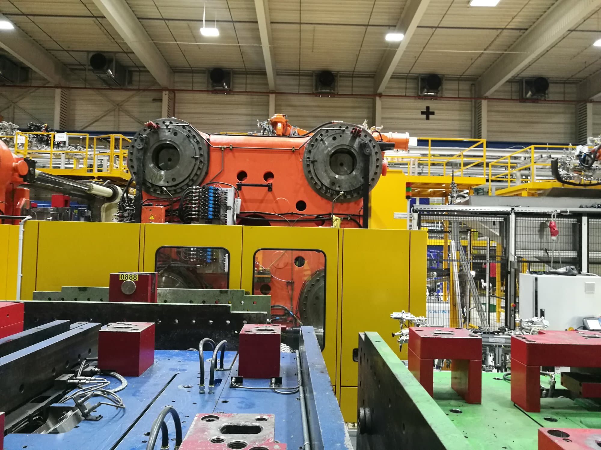 Mašīnas Husky E 3150 RS 170/155  pretskats