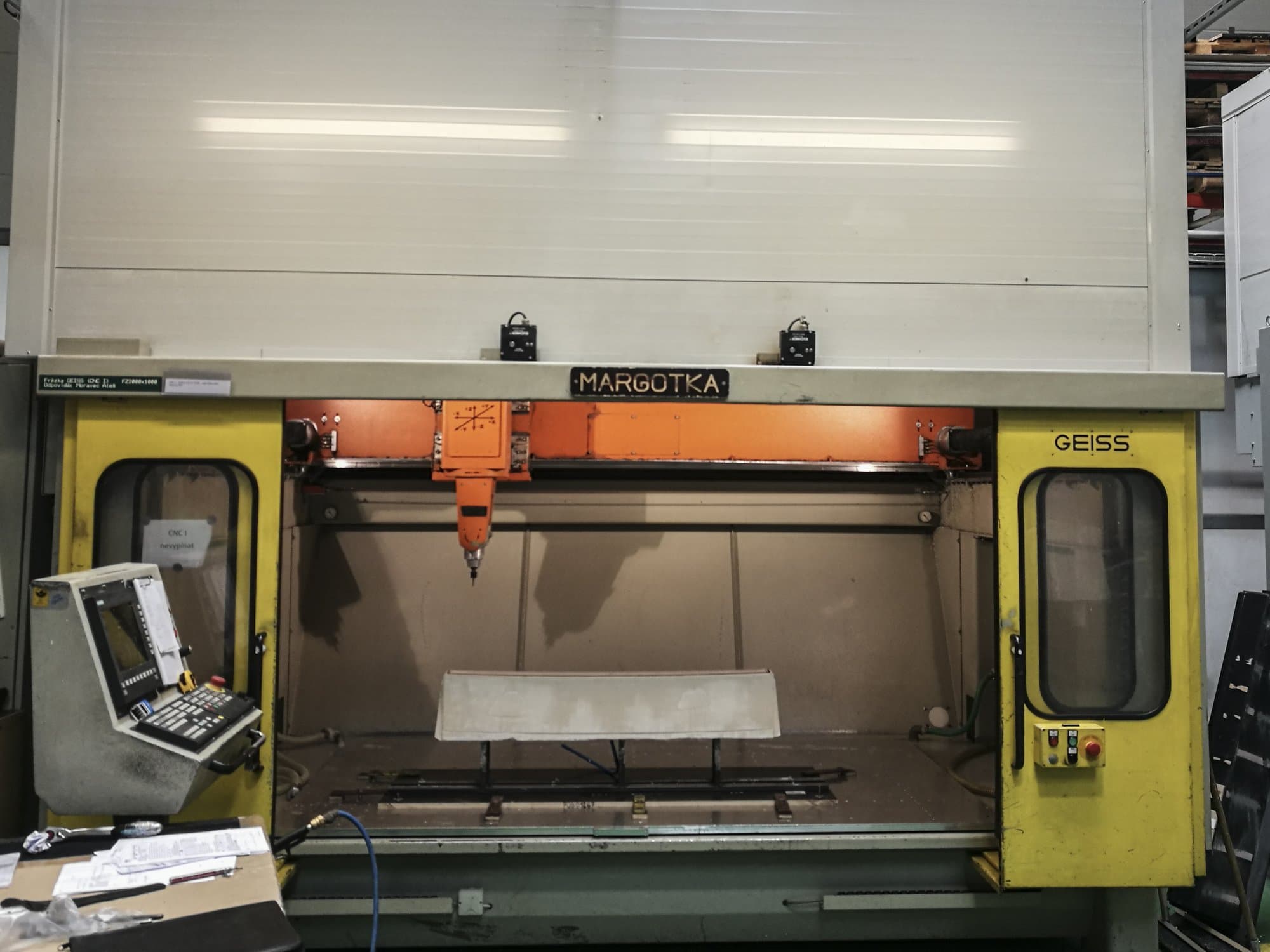 Mašīnas GEISS FZ 2000x1000 pretskats