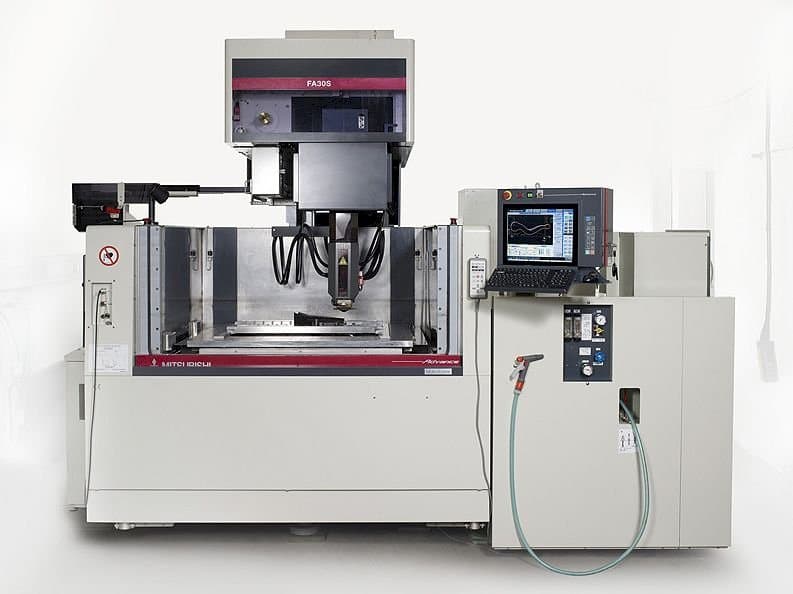 Mašīnas Mitsubishi FA 30S Advance  pretskats