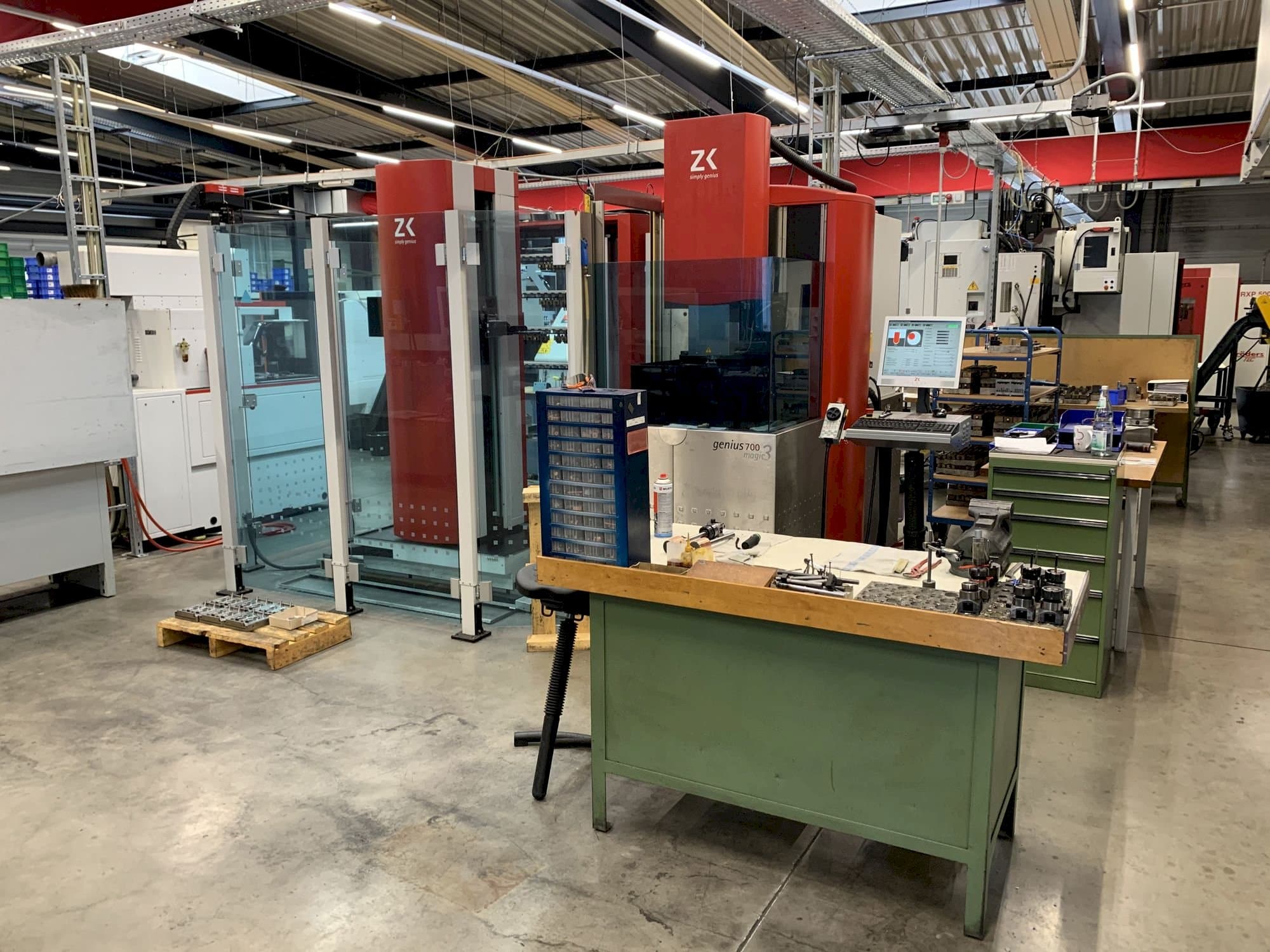 Mašīnas ZK genius 700  pretskats