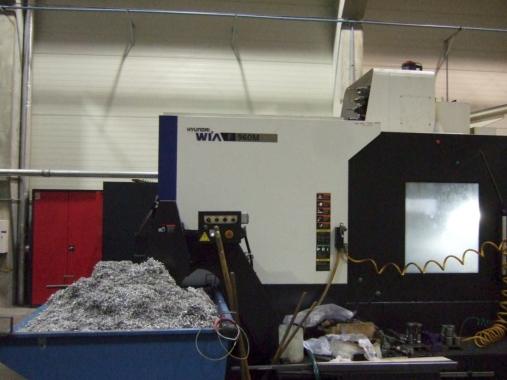 Mašīnas Hyundai F960M  pretskats