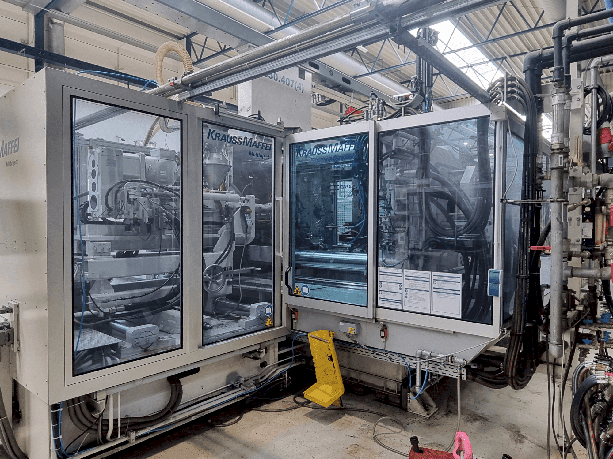 Mašīnas Krauss Maffei 650-2700-390 CL pretskats