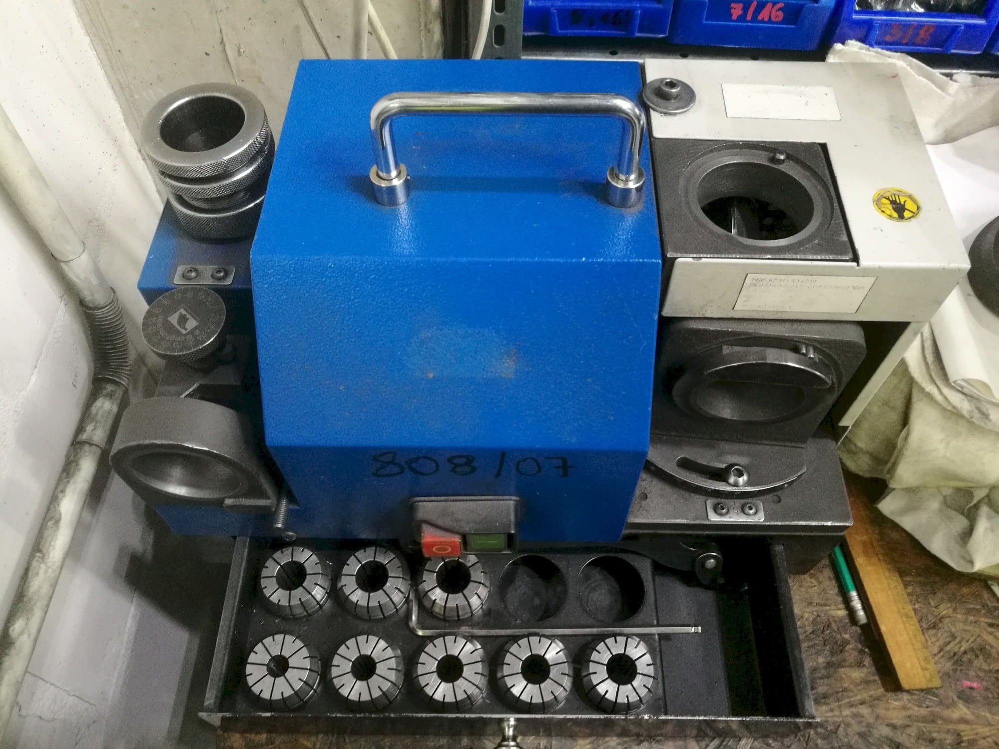 Mašīnas PAX 30  pretskats