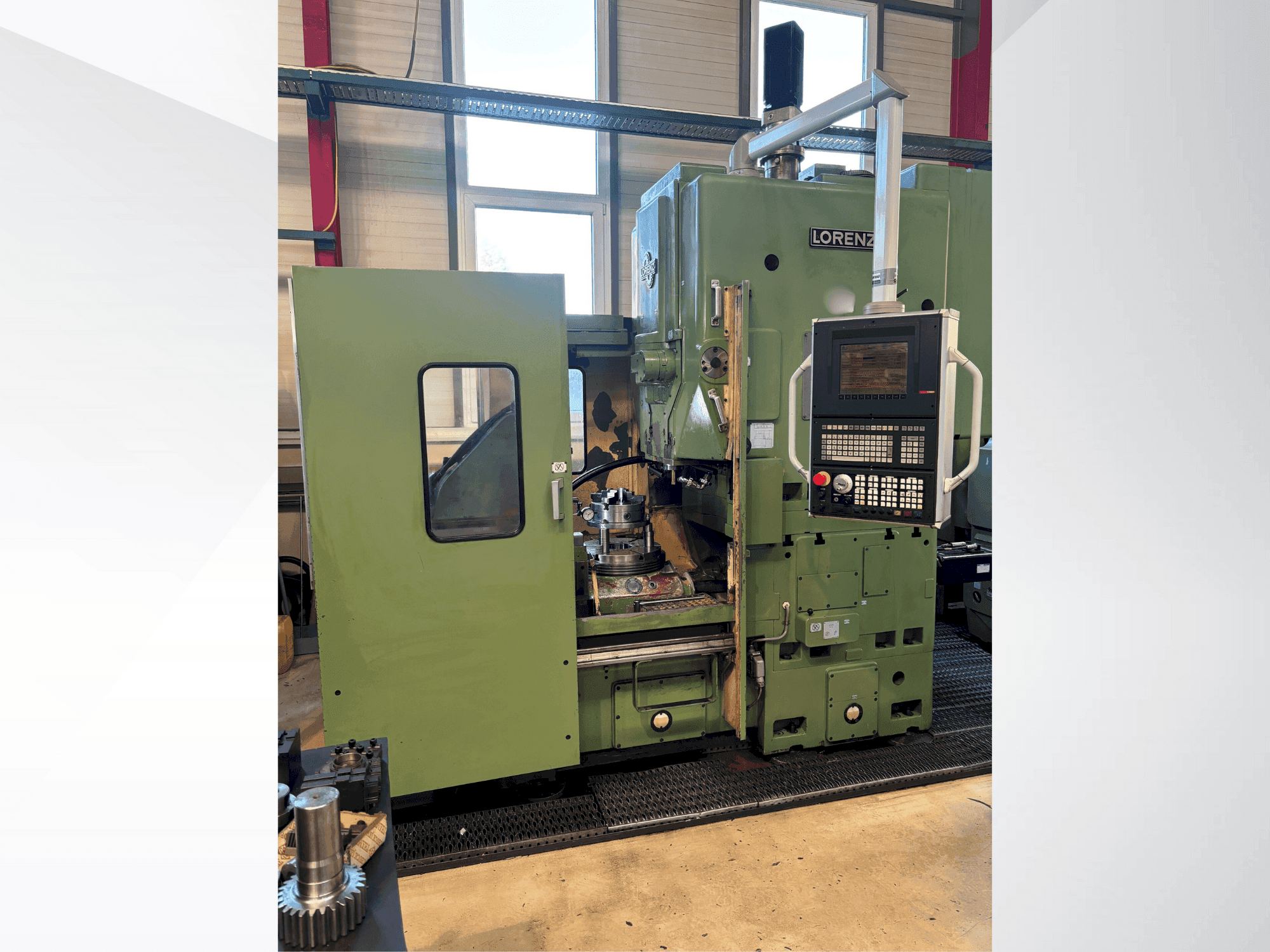 Mašīnas LORENZ LS 420  pretskats