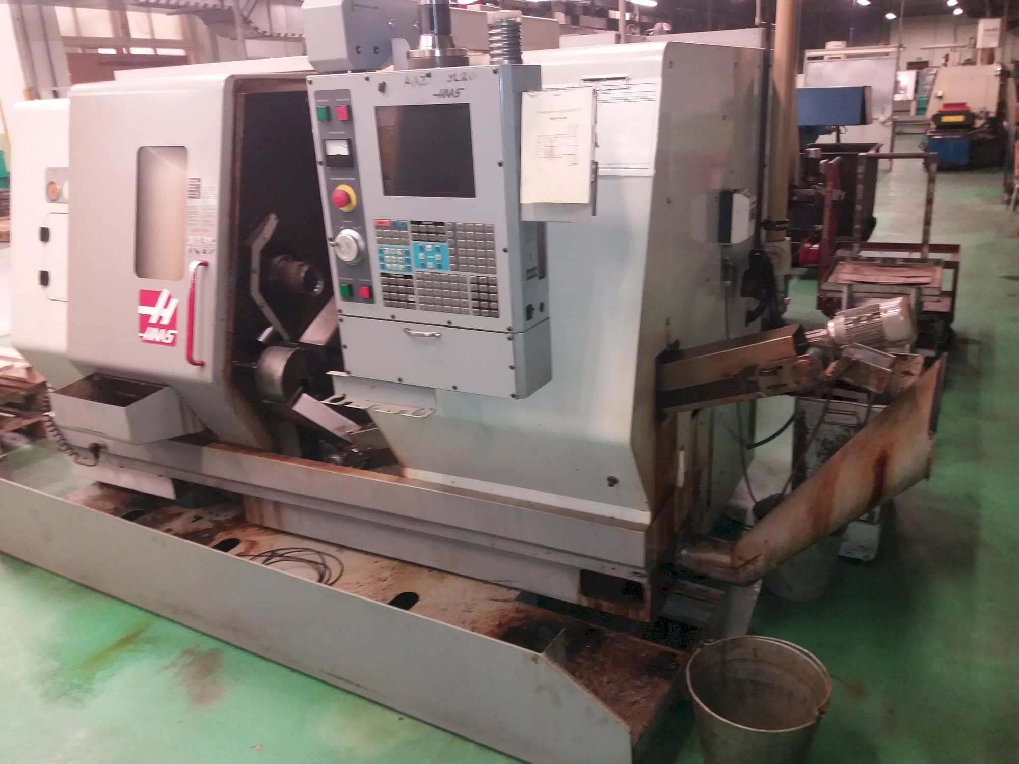 Mašīnas HAAS SL-20HE  pretskats