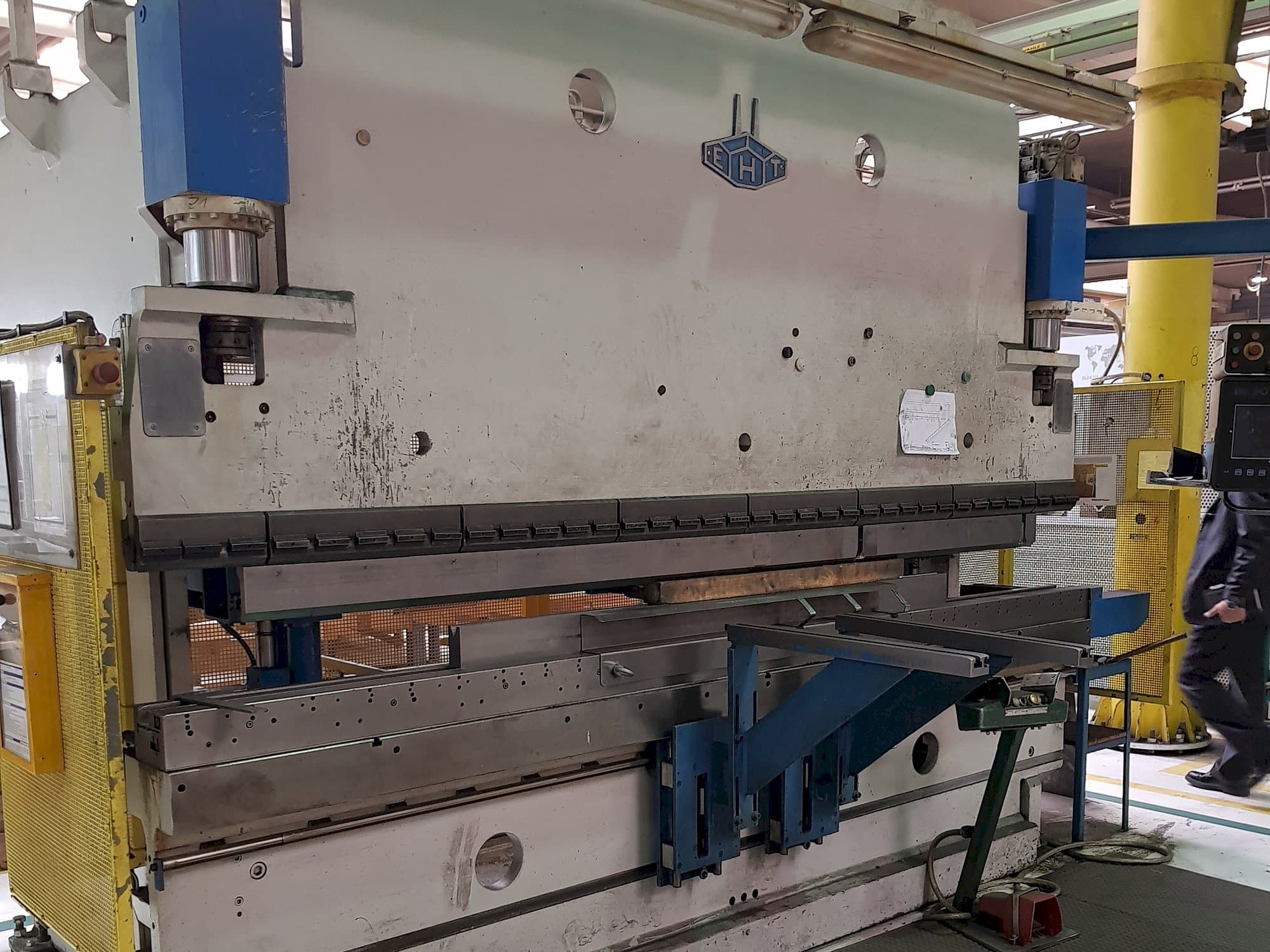 Mašīnas EHT EHPS 11-35 kreisās malas  skats