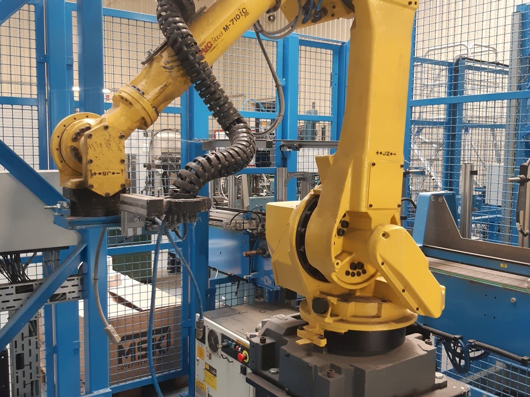 Mašīnas FANUC M-710iC (2015)  pretskats