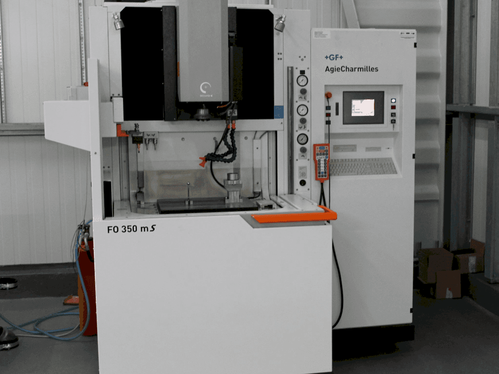 Mašīnas AgieCharmilles FO350MS  pretskats