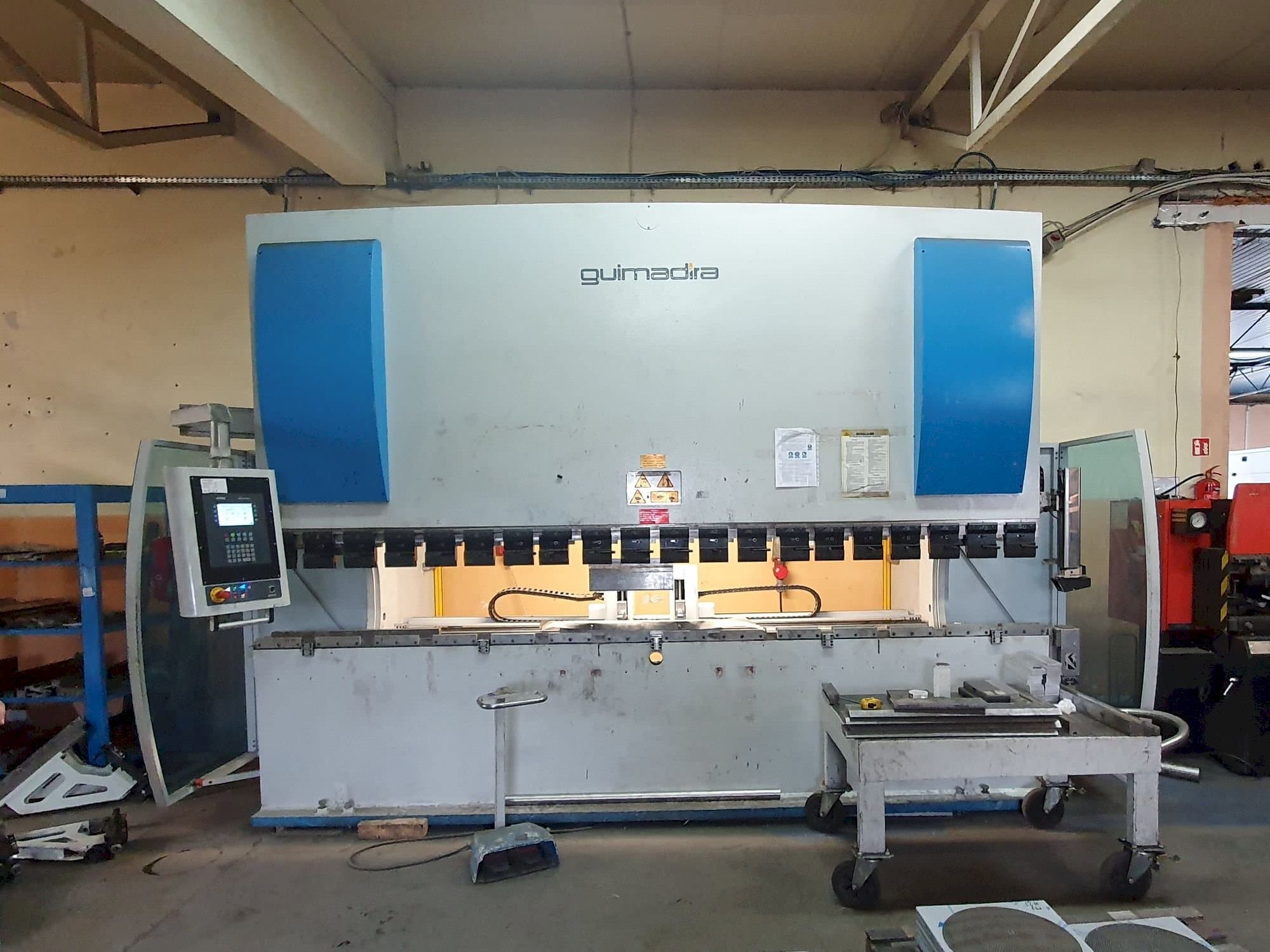 Mašīnas ADIRA PMO-16040PLS  pretskats