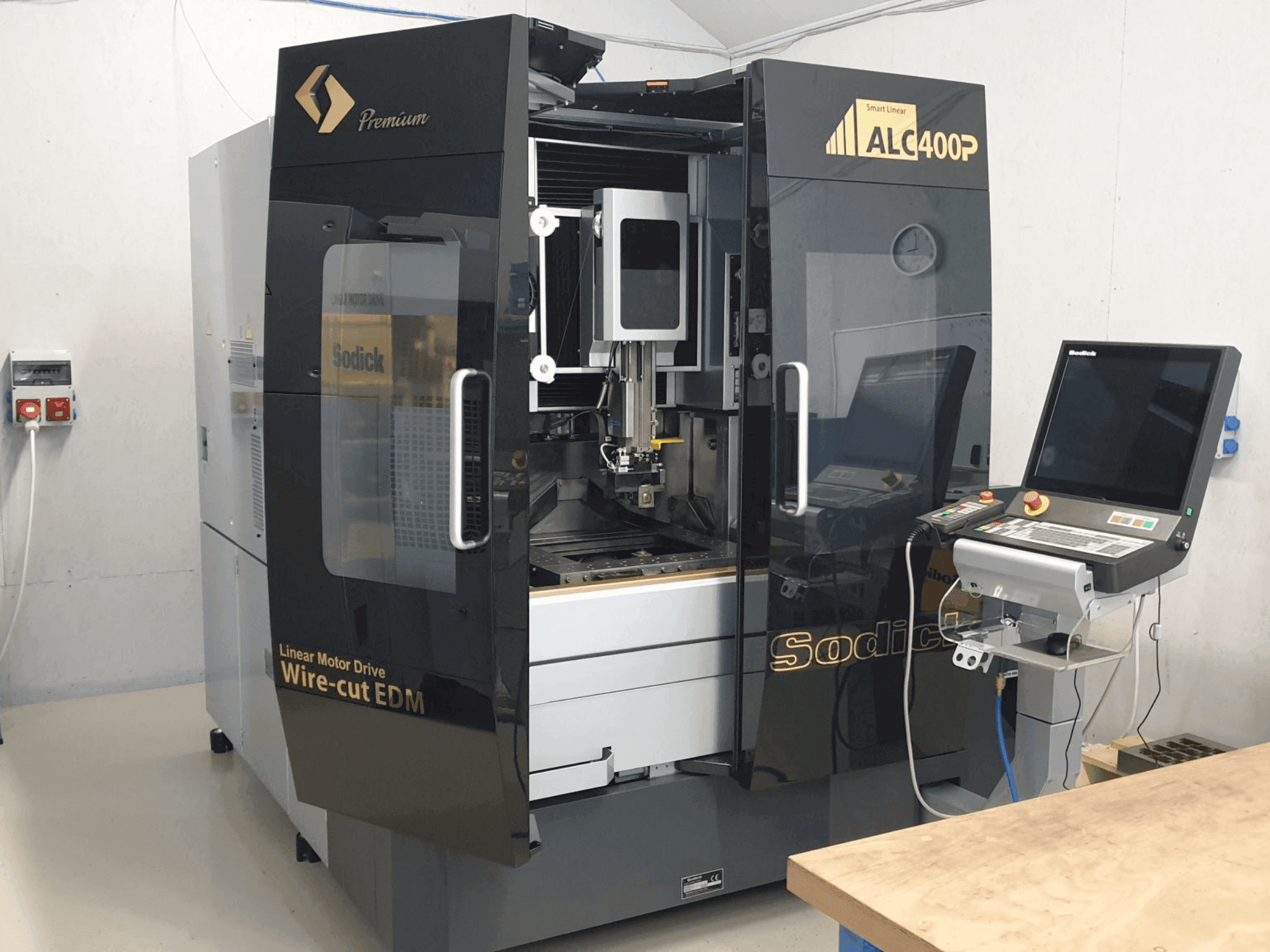 Mašīnas Sodick SODICK ALC400P  pretskats