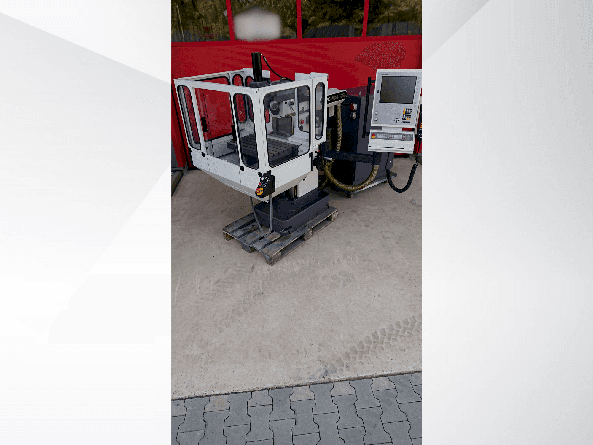 Mašīnas DECKEL FP2NC  pretskats