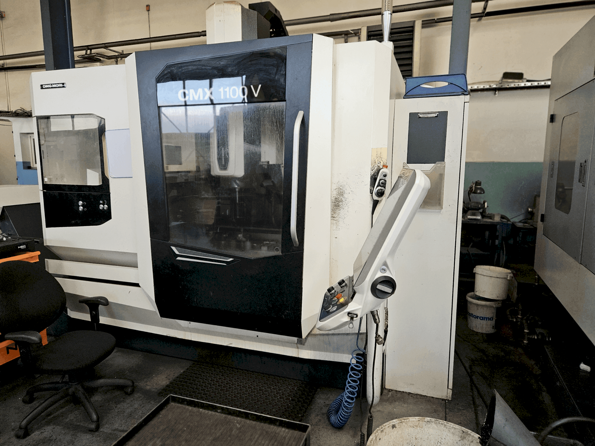 Mašīnas DMG CMX 1100V  pretskats