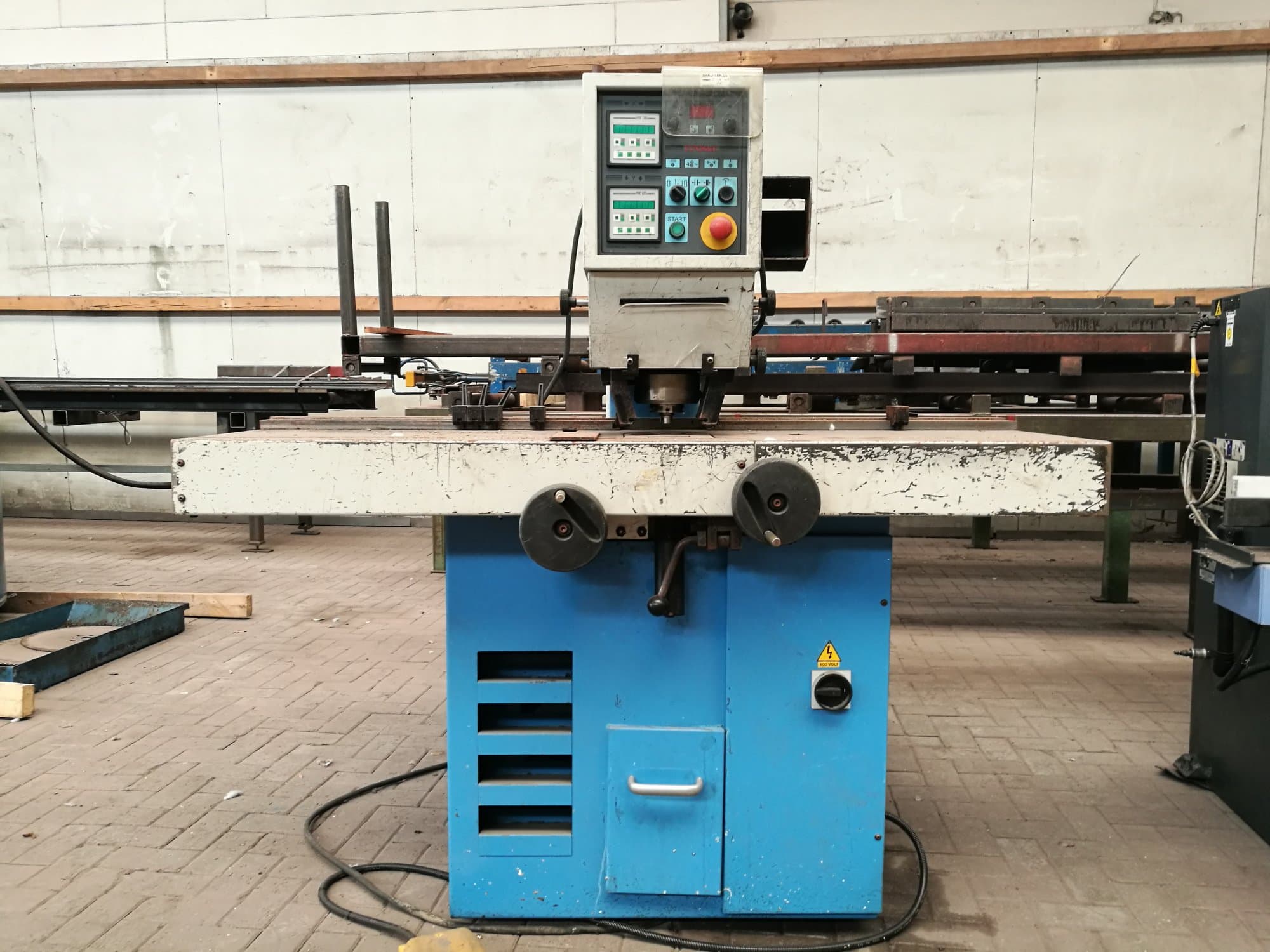 Mašīnas Euromac XP 750/25  pretskats