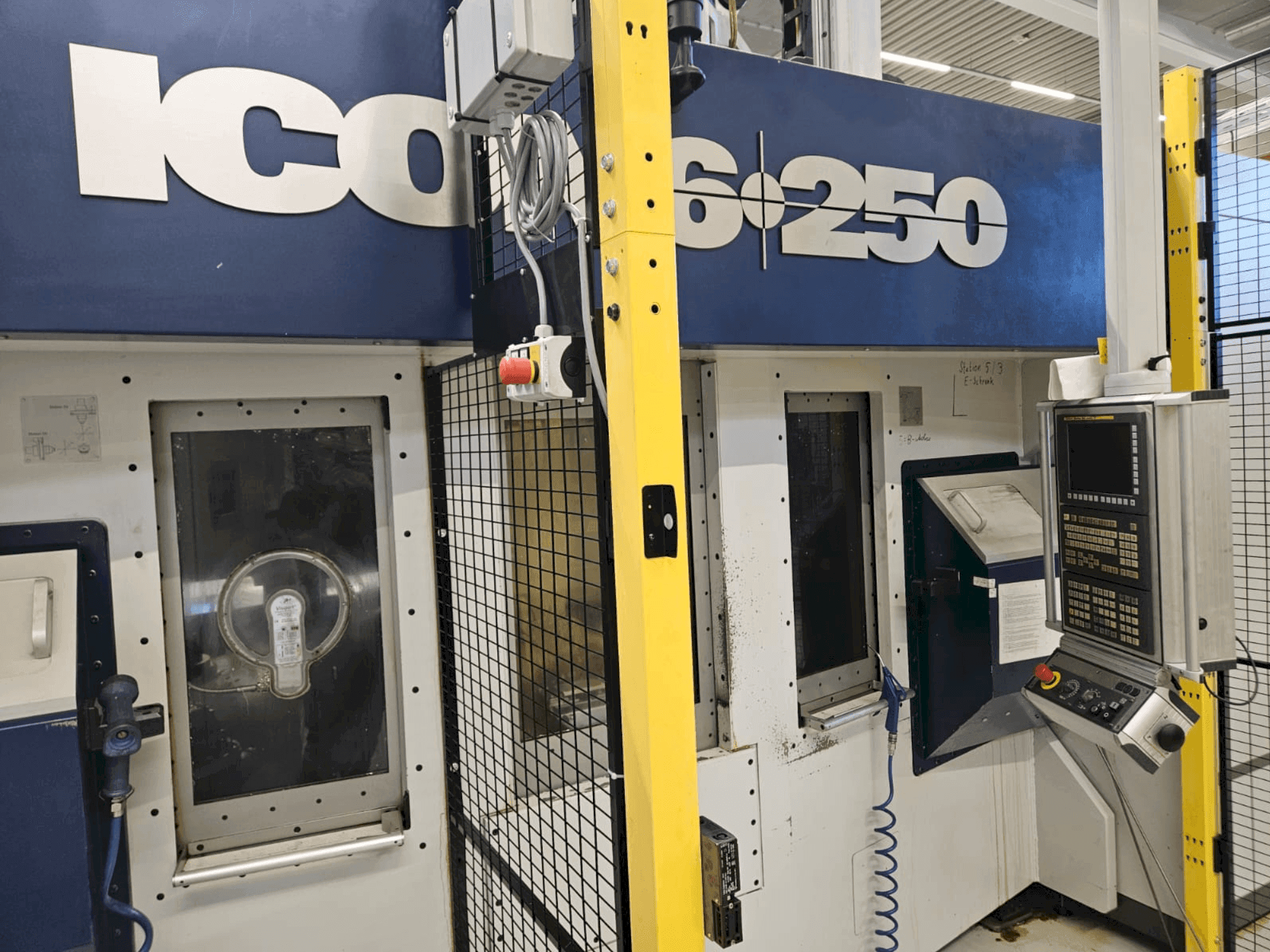 Mašīnas ICON 6-250  pretskats