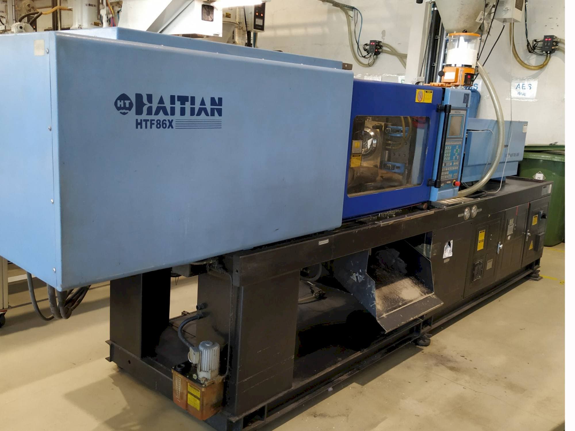 Mašīnas HAITIAN HTF86X kreisās malas  skats