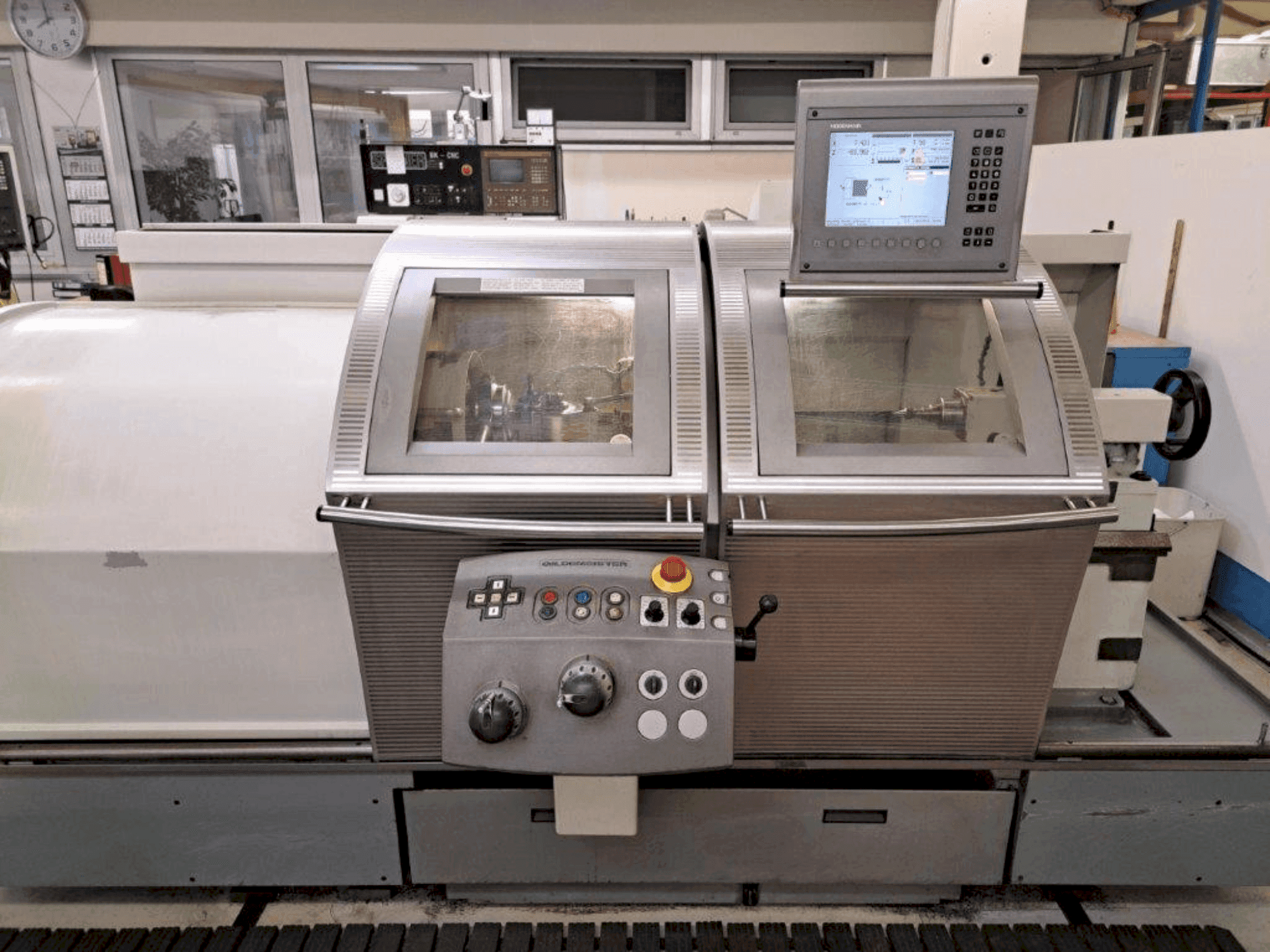 Mašīnas Gildemeister NEF520  pretskats