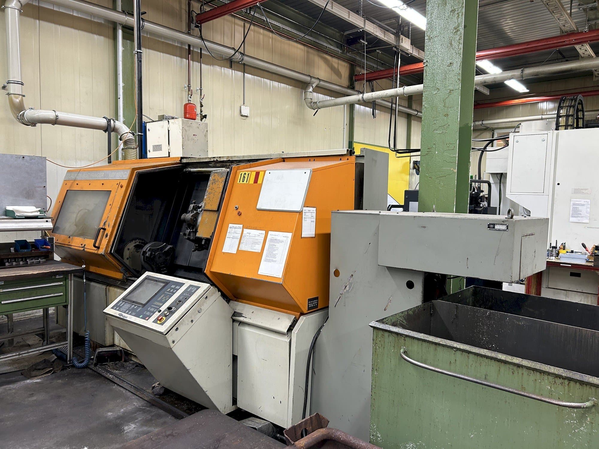 Mašīnas BOEHRINGER VDF 180 C-U skats  no labās puses