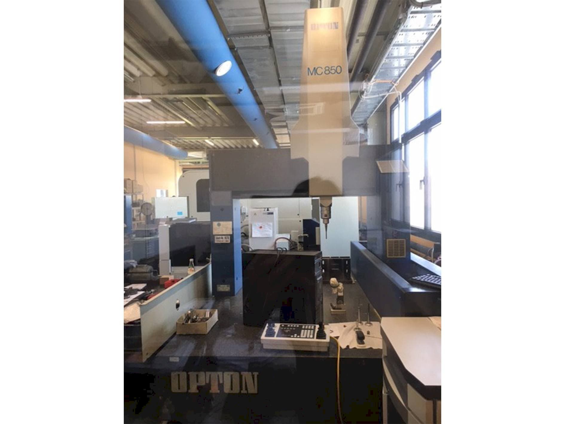 Mašīnas ZEISS Opton MC 850  pretskats