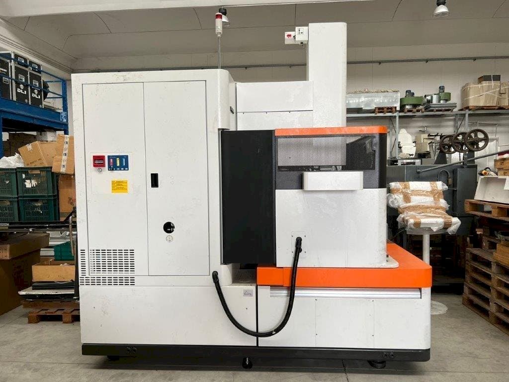 Mašīnas AgieCharmilles FORM 30  pretskats