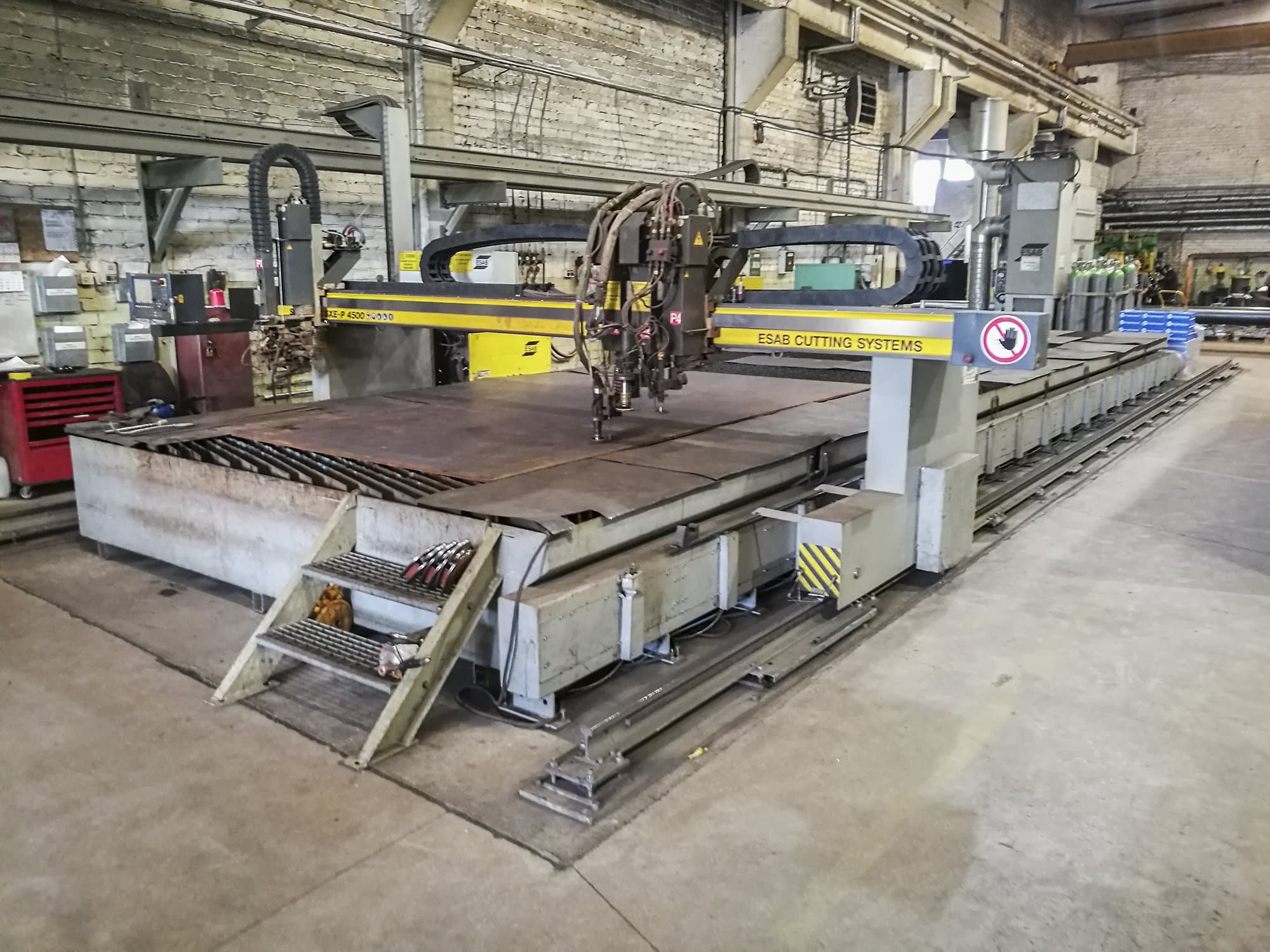 Mašīnas ESAB SXE-P2 4500 skats  no labās puses