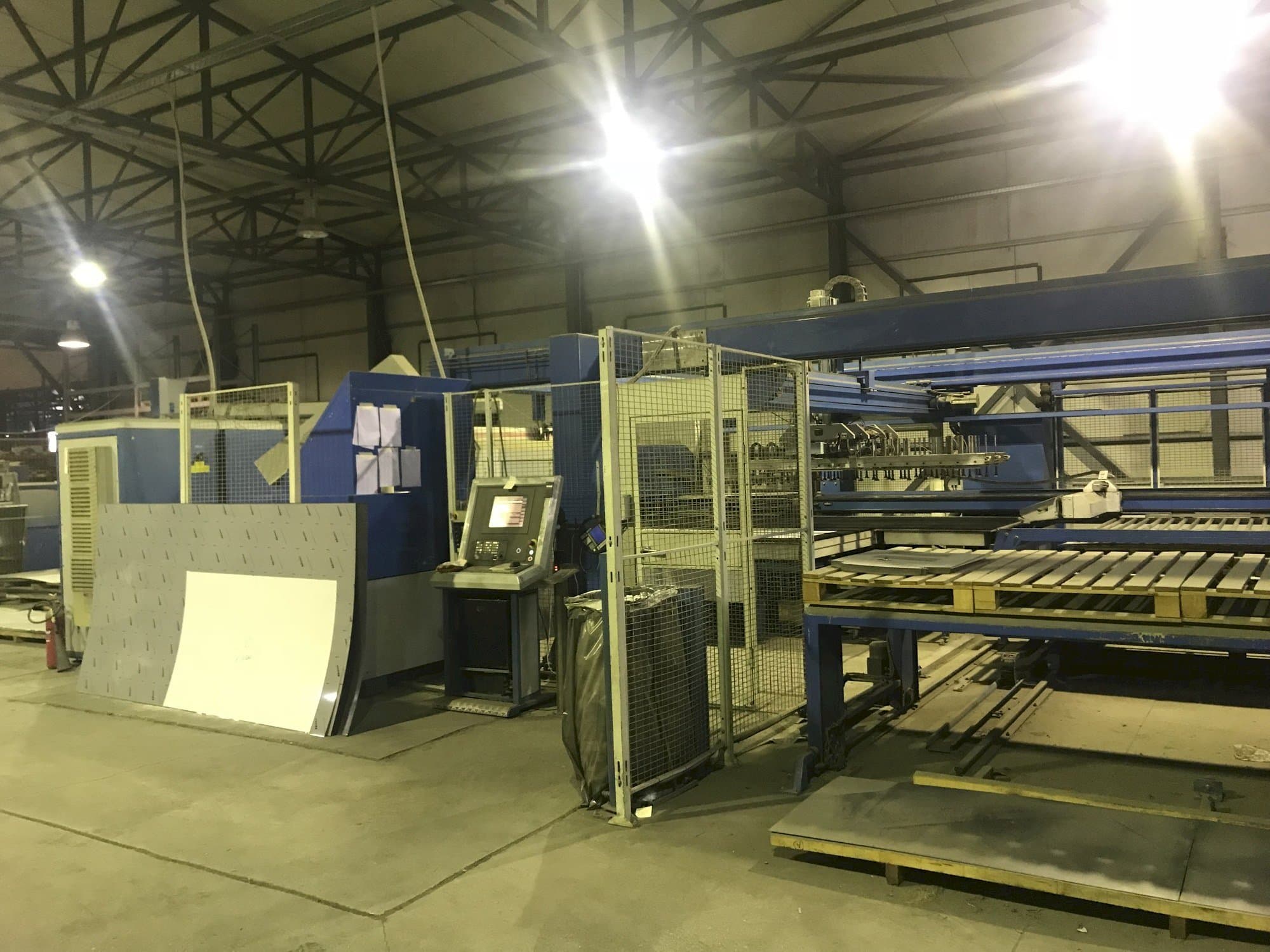 Mašīnas Finn-Power LP6  pretskats