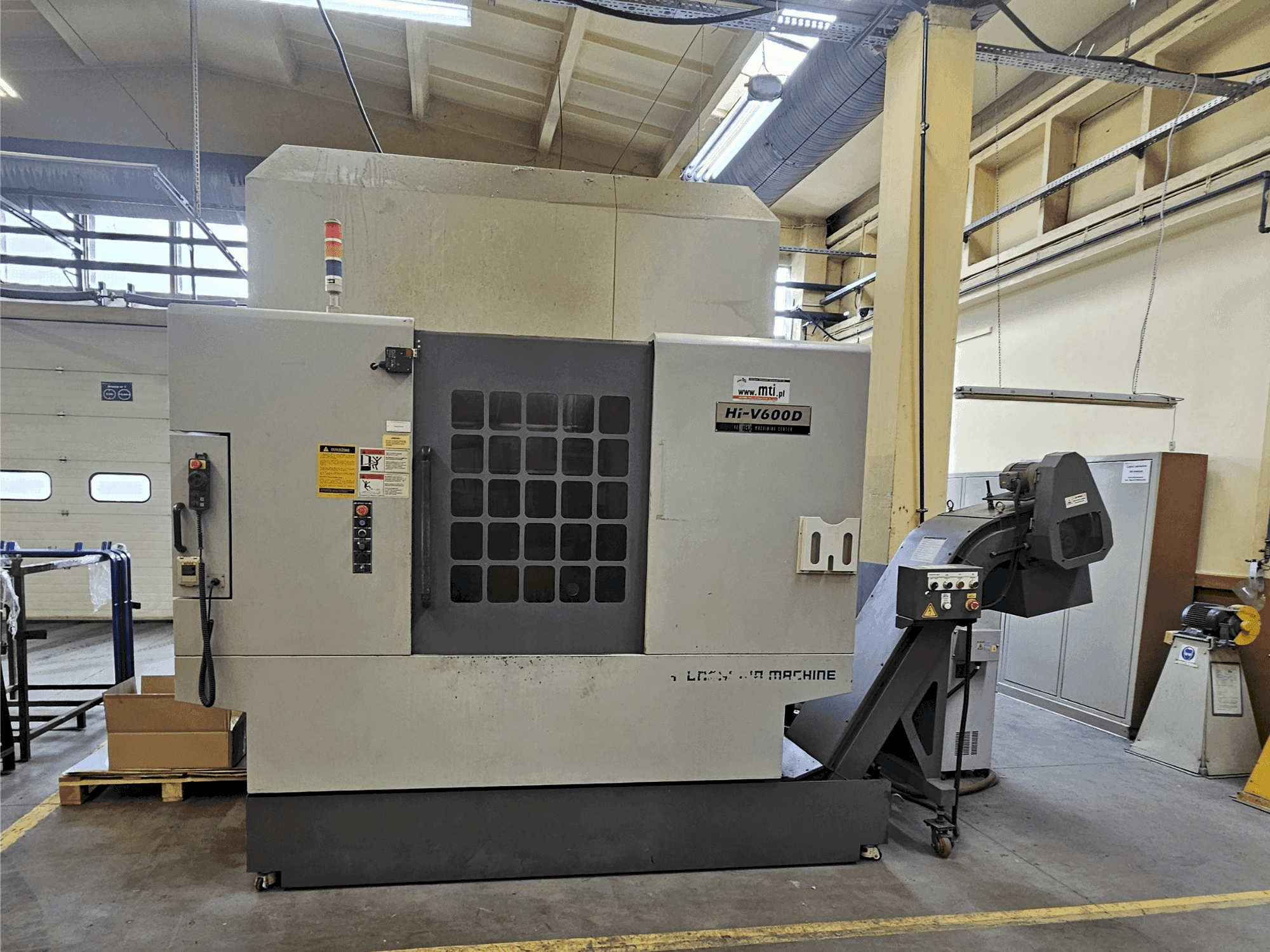 Mašīnas HYUNDAI KIA Hi-V600D  pretskats