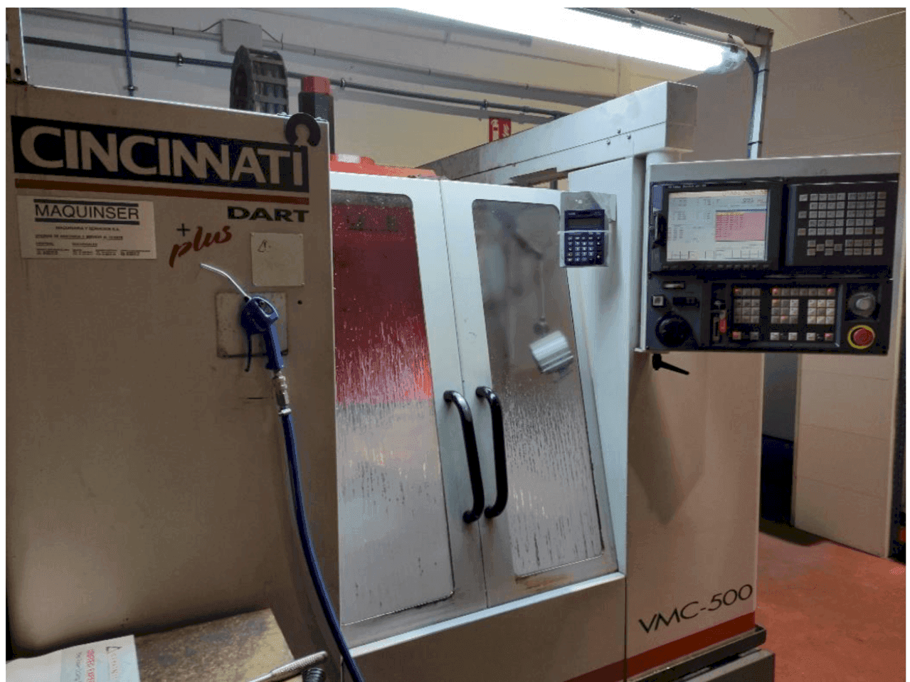 Mašīnas Cincinnati Dart Plus VMC-500  pretskats