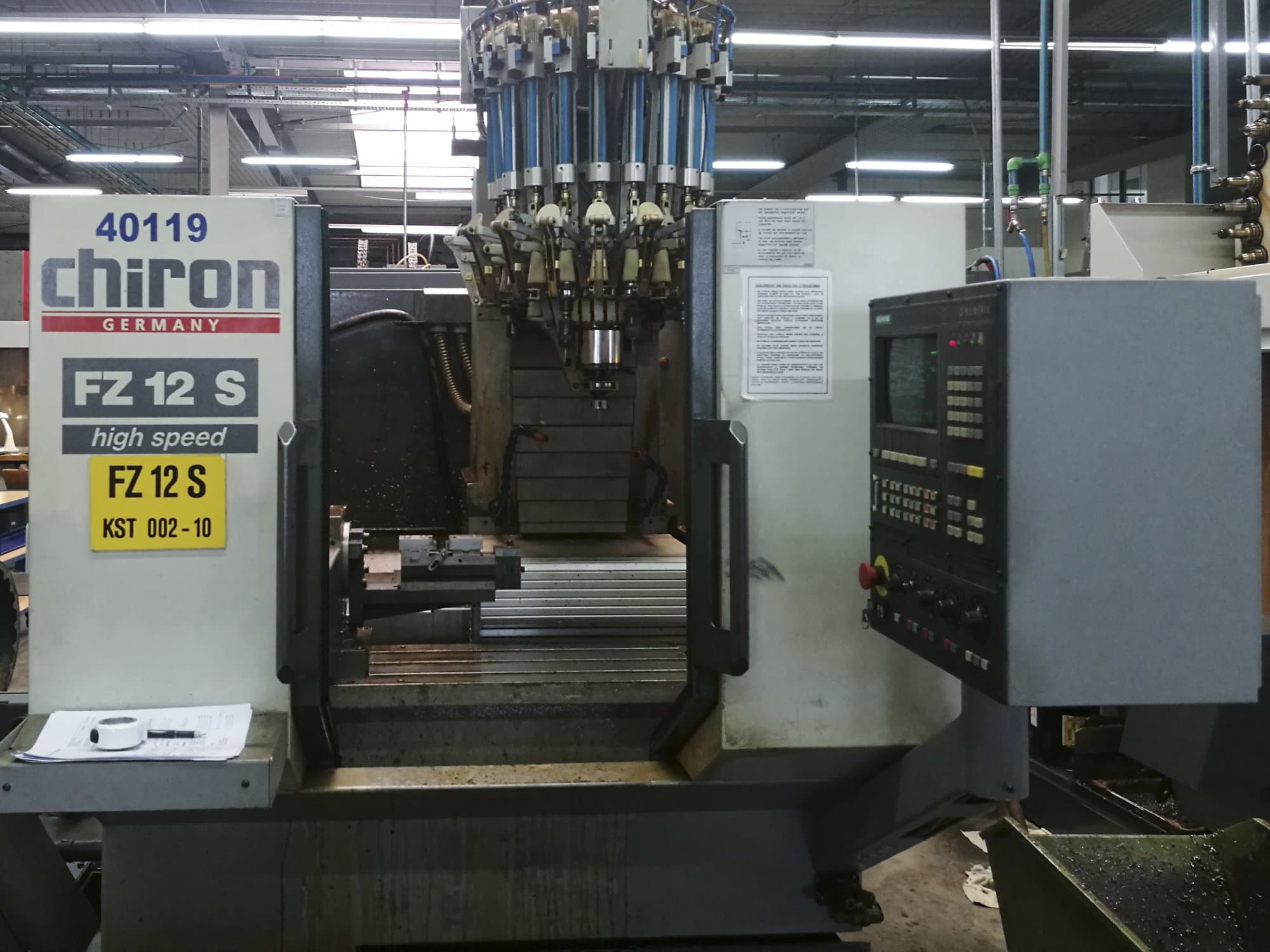 Mašīnas Chiron FZ 12 S  pretskats